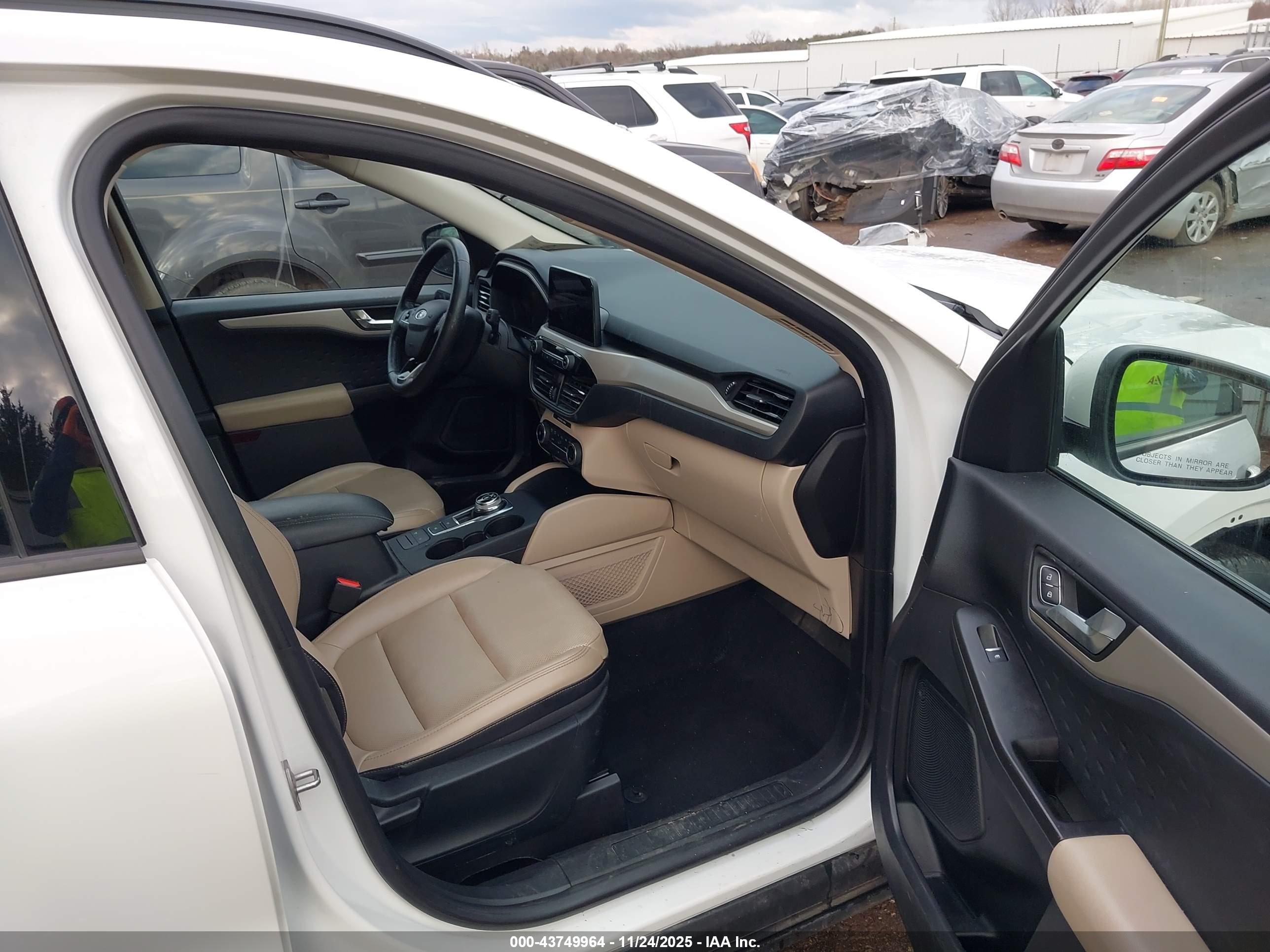FORD ESCAPE image 5