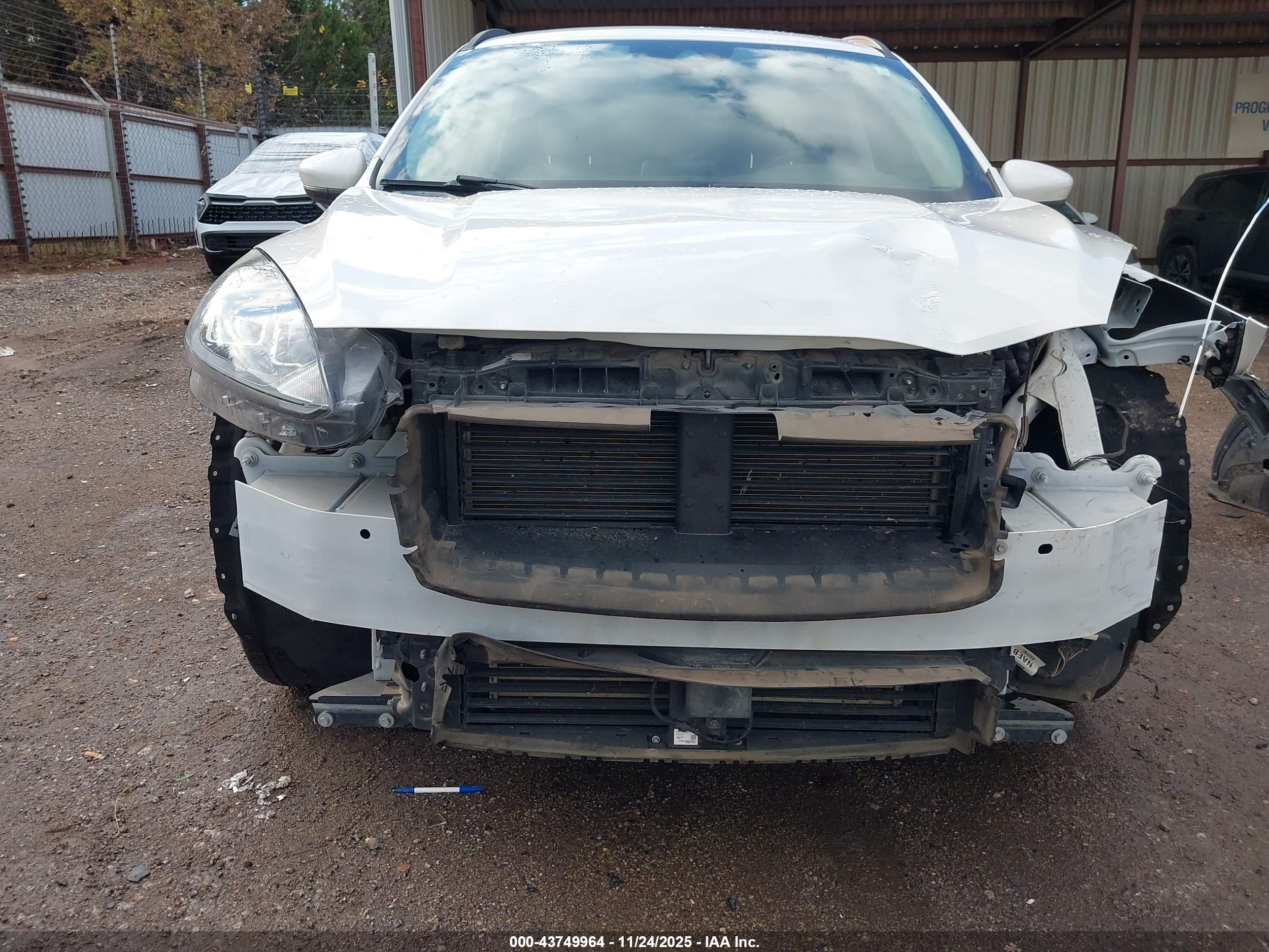 FORD ESCAPE image 6