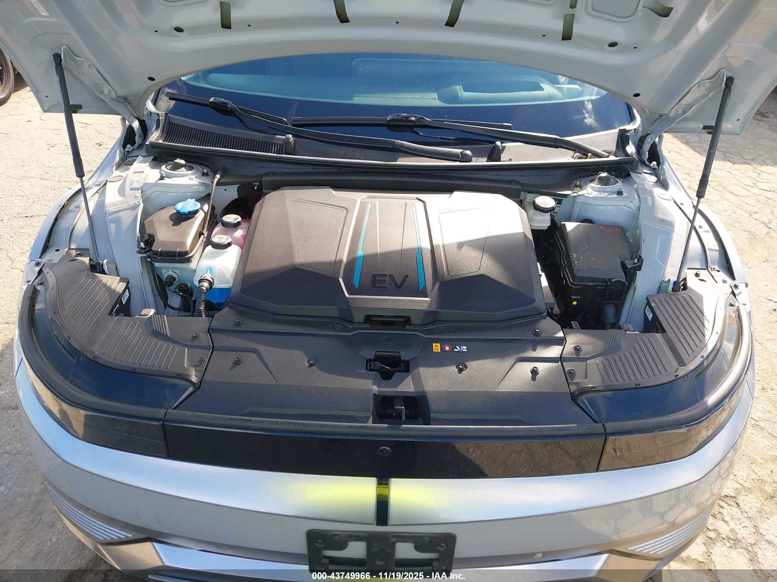 HYUNDAI IONIQ image 10