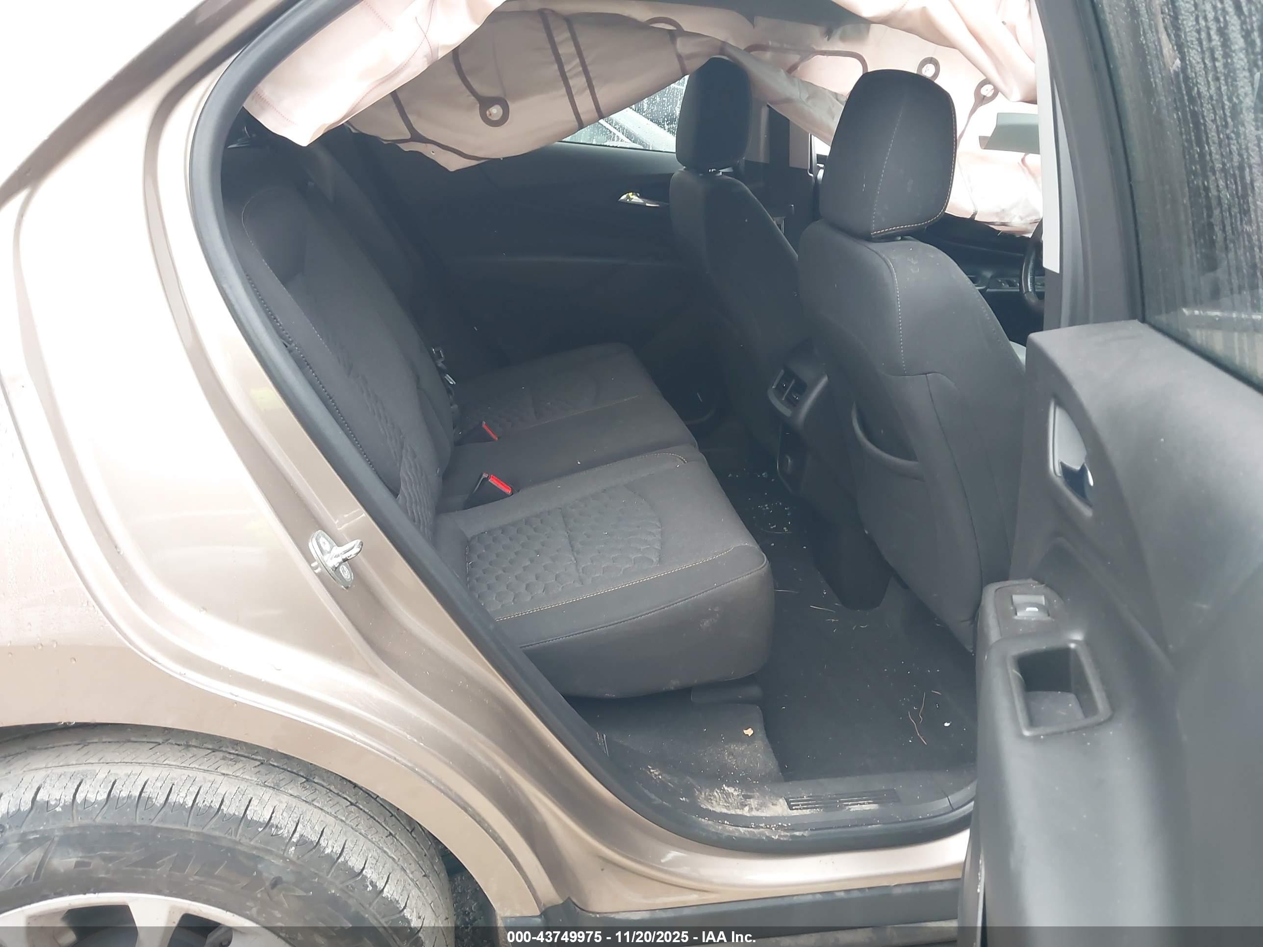 CHEVROLET EQUINOX image 8