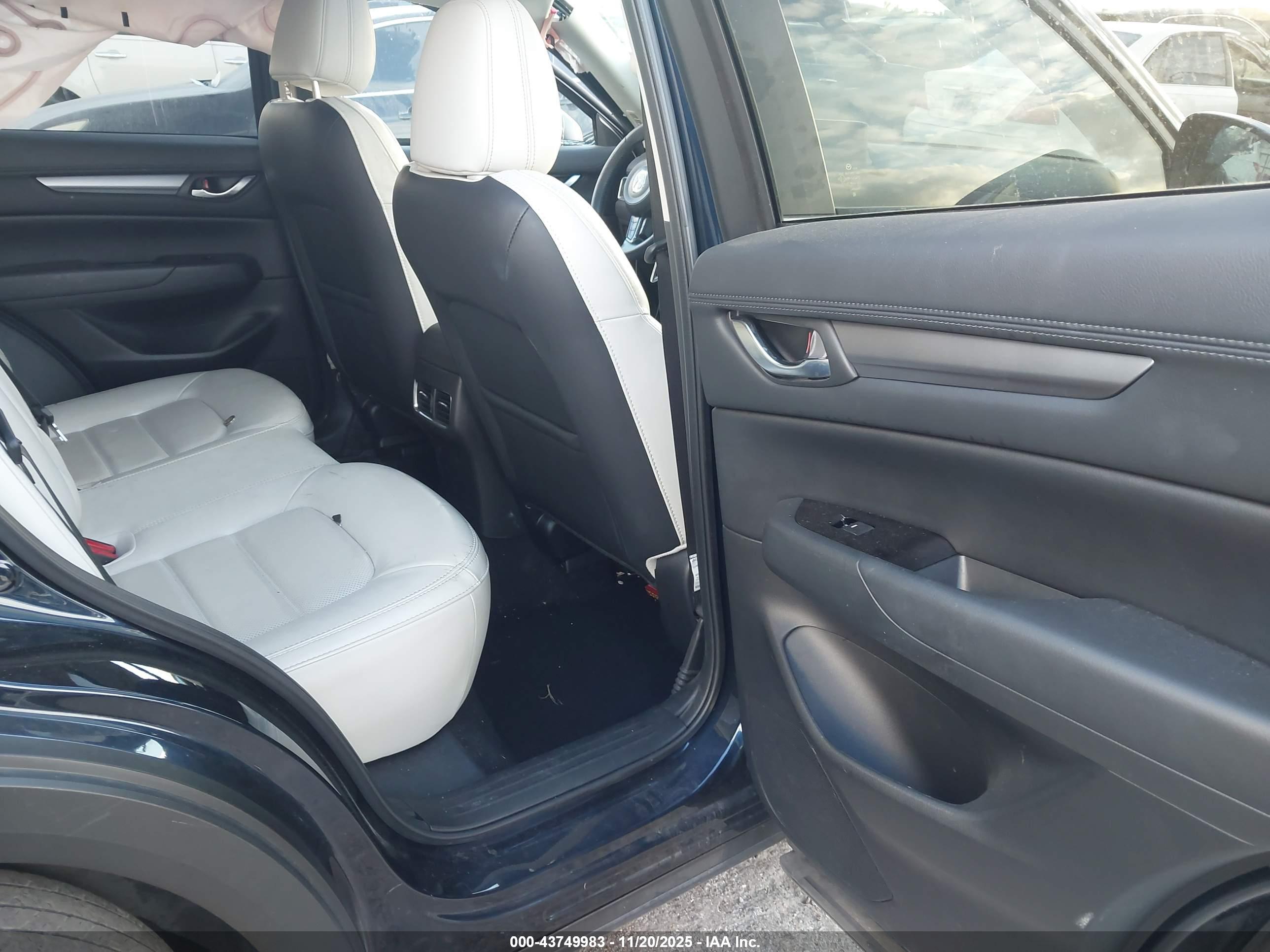 MAZDA CX-5 image 8