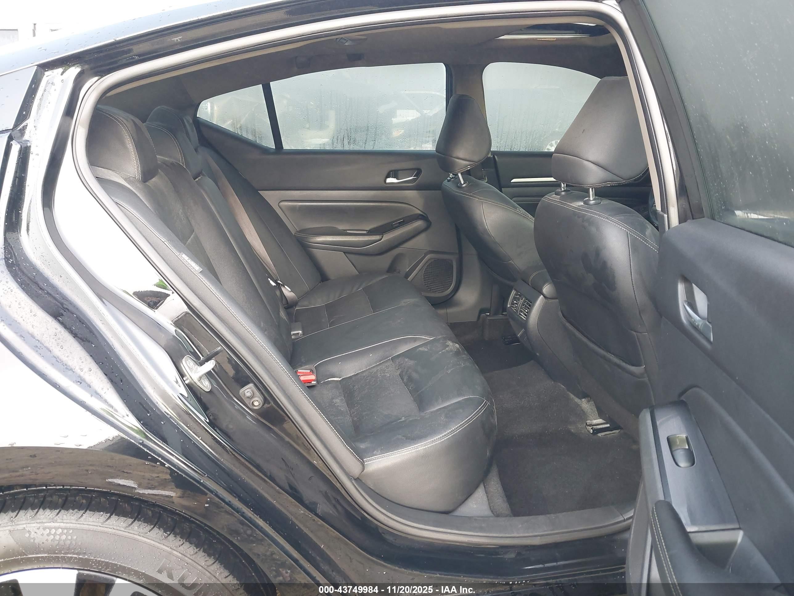 NISSAN ALTIMA image 8