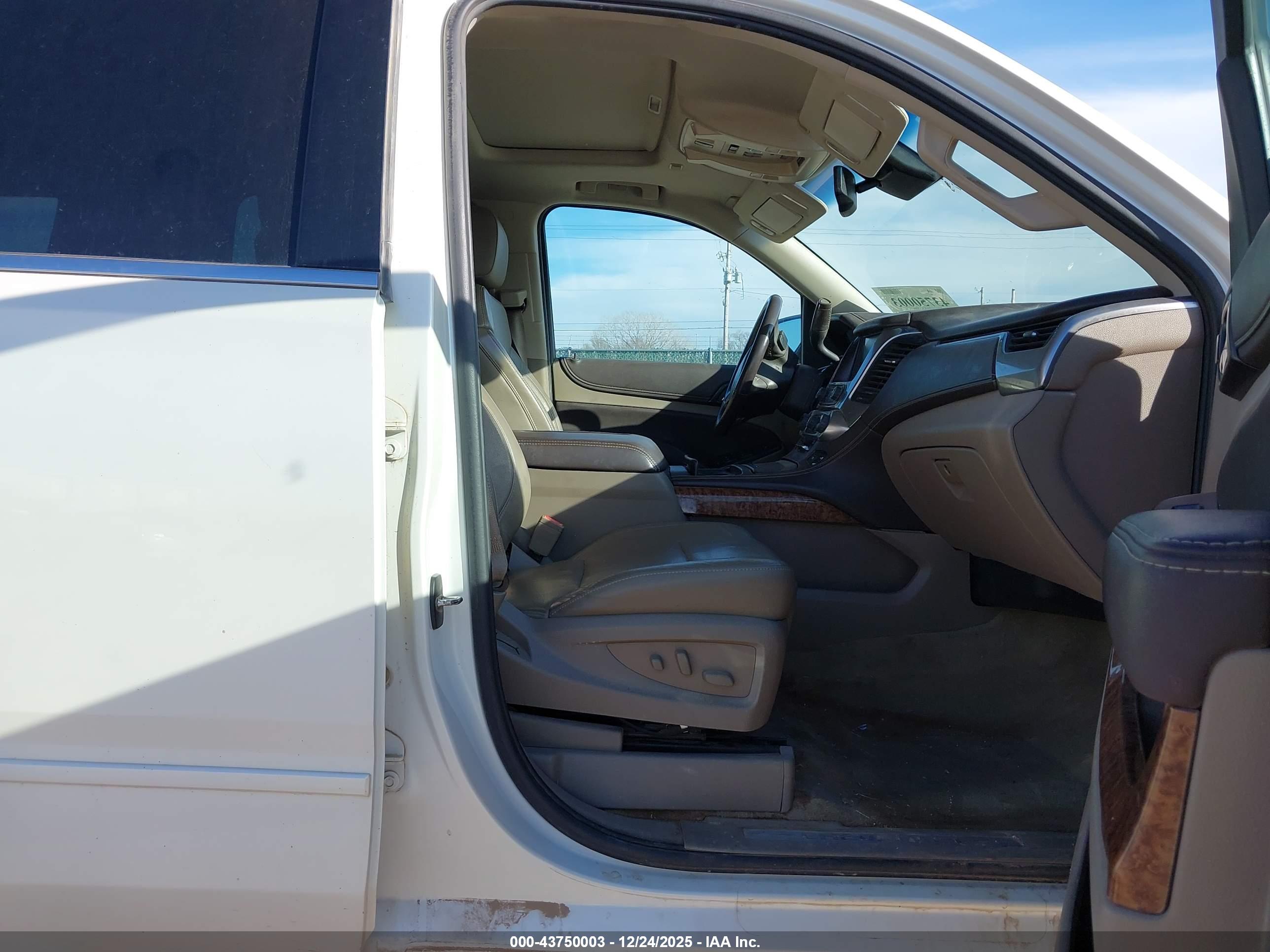 CHEVROLET TAHOE image 5