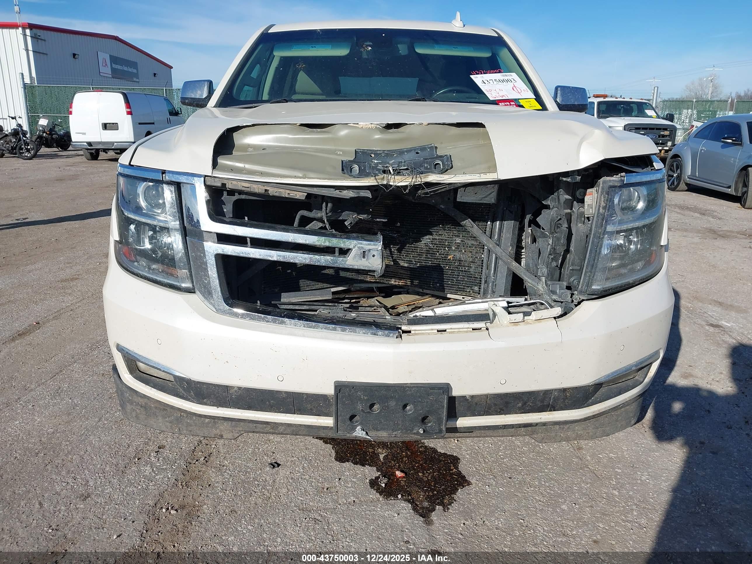 CHEVROLET TAHOE image 6