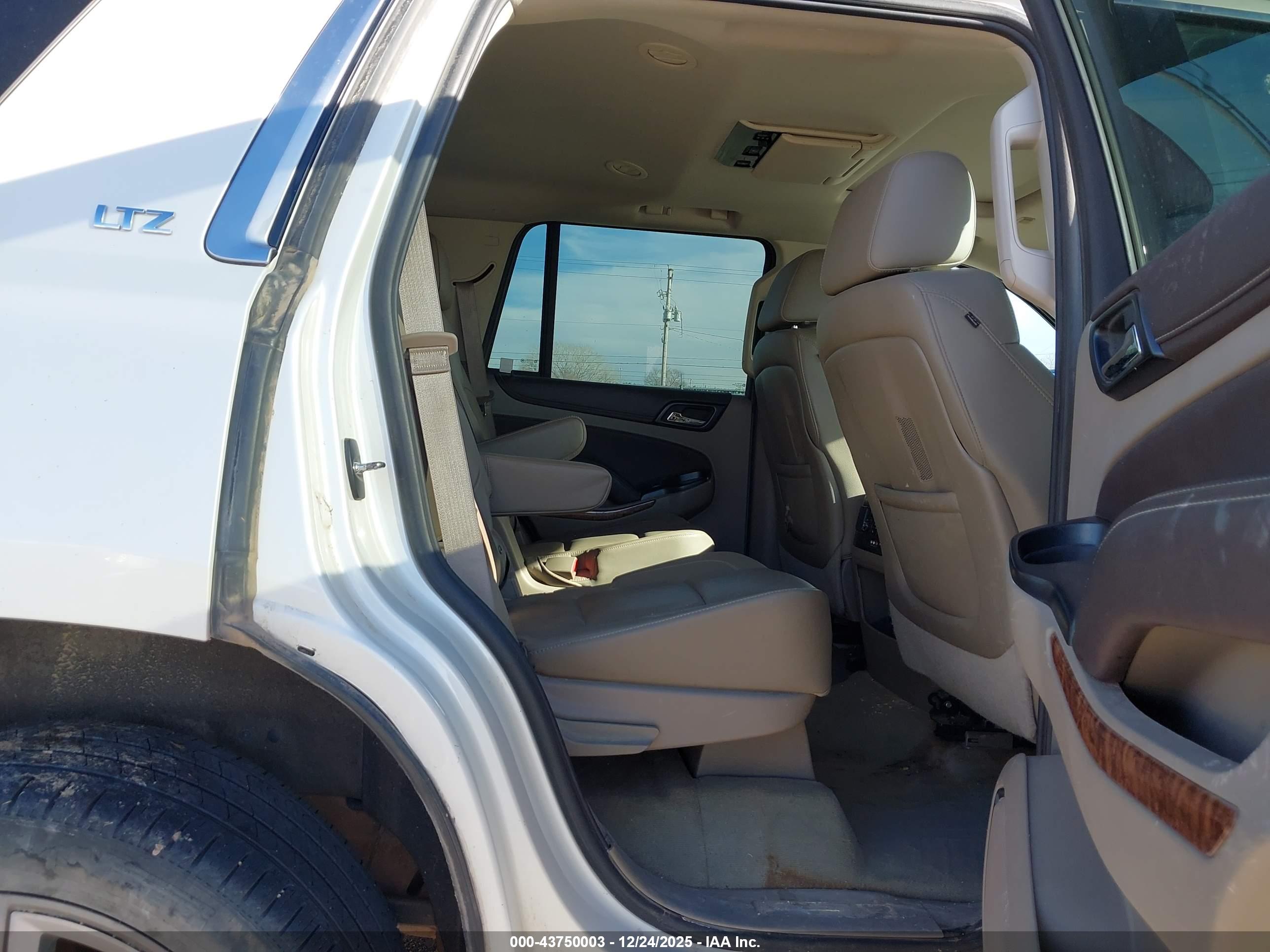 CHEVROLET TAHOE image 8