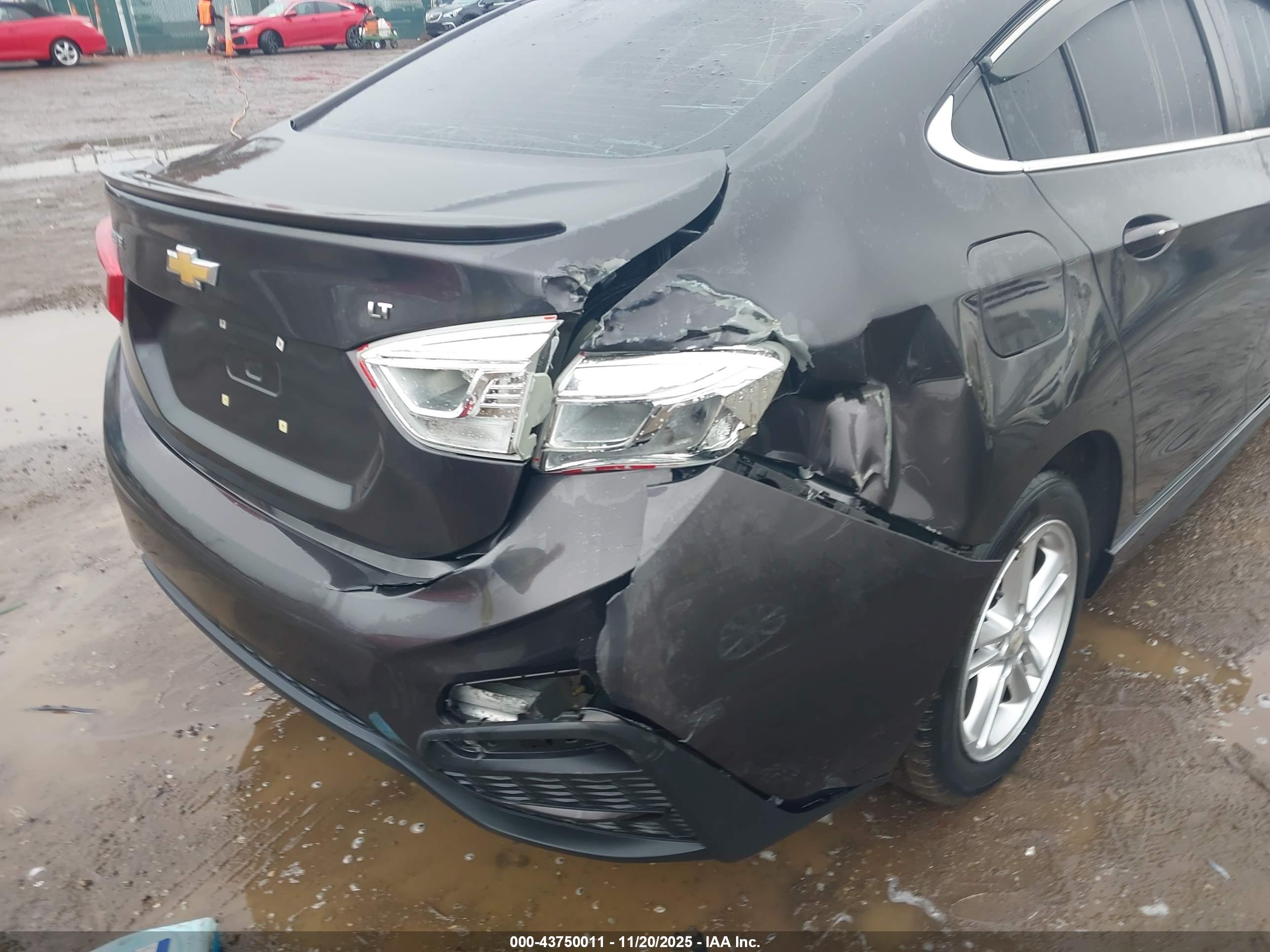 CHEVROLET CRUZE image 6