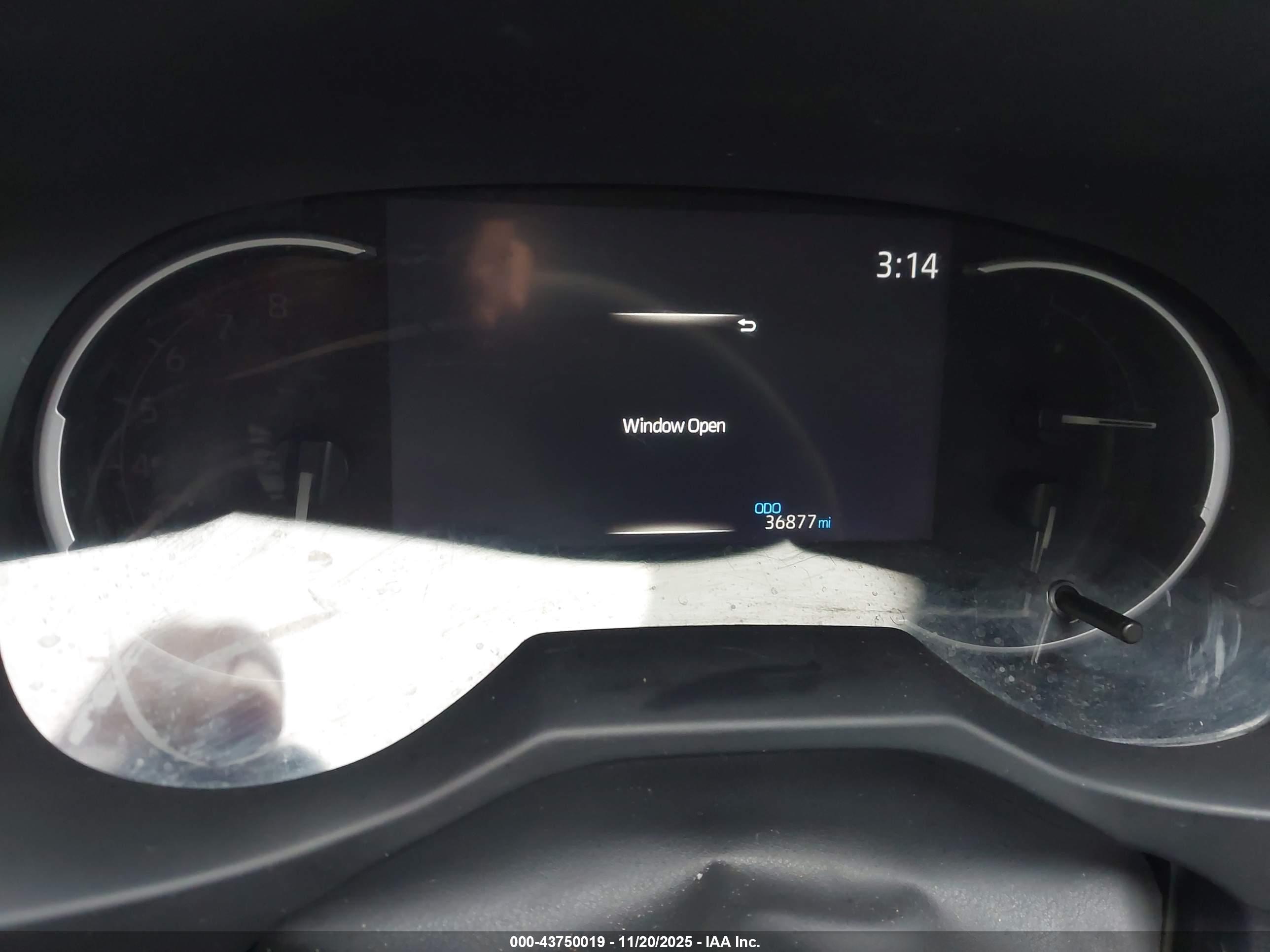 TOYOTA RAV4 image 7