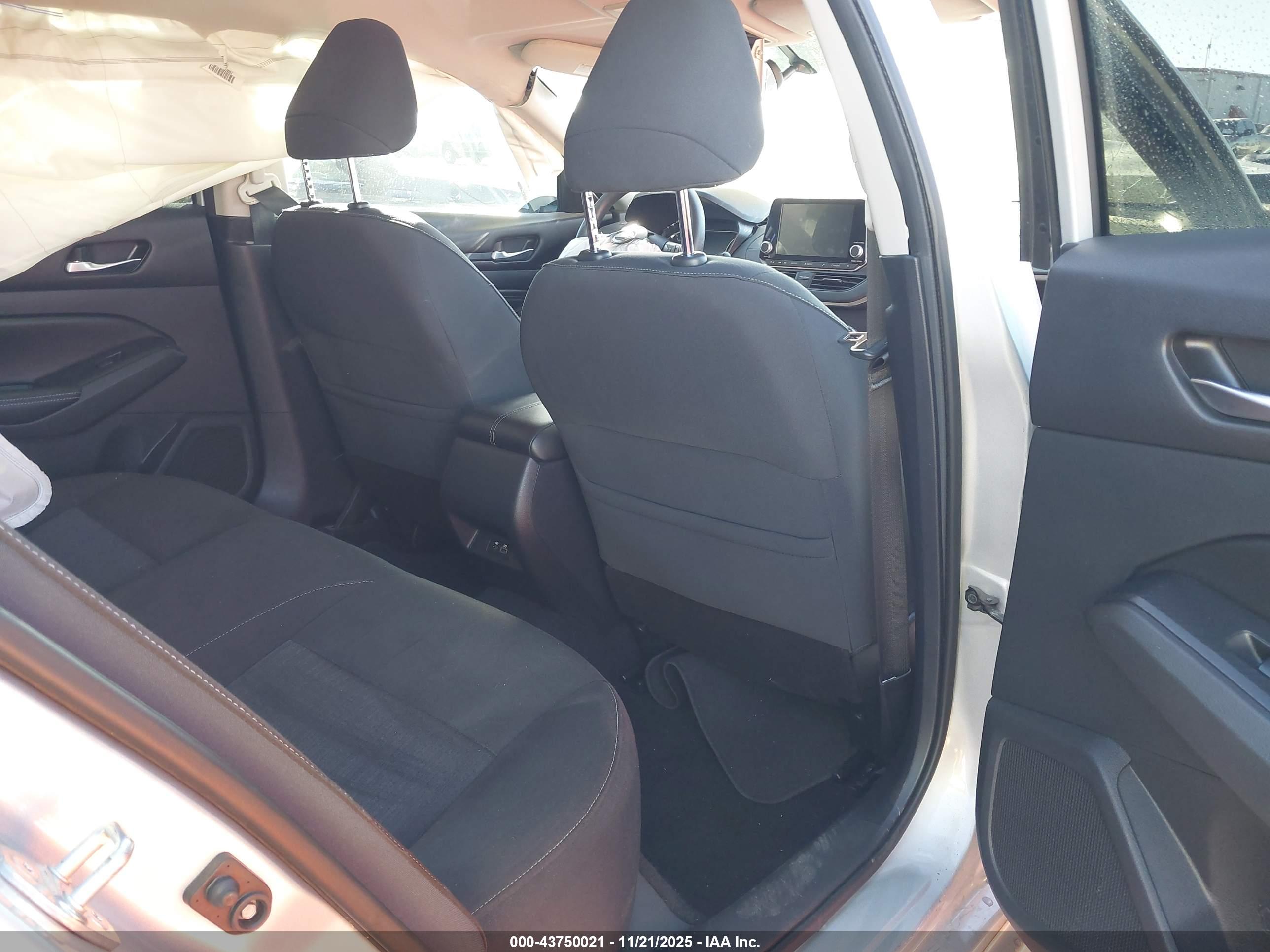 NISSAN ALTIMA image 8