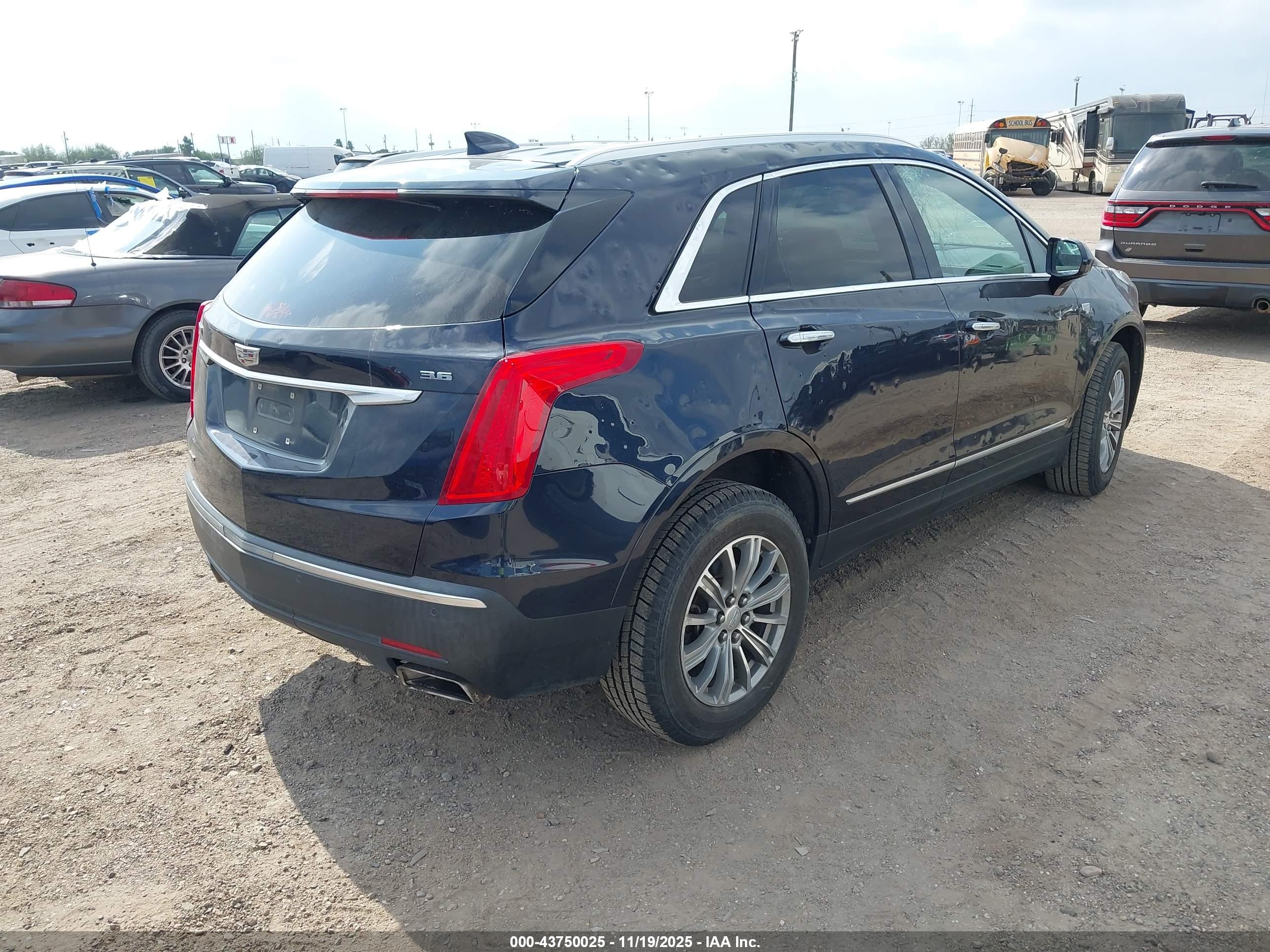 CADILLAC XT5 image 4