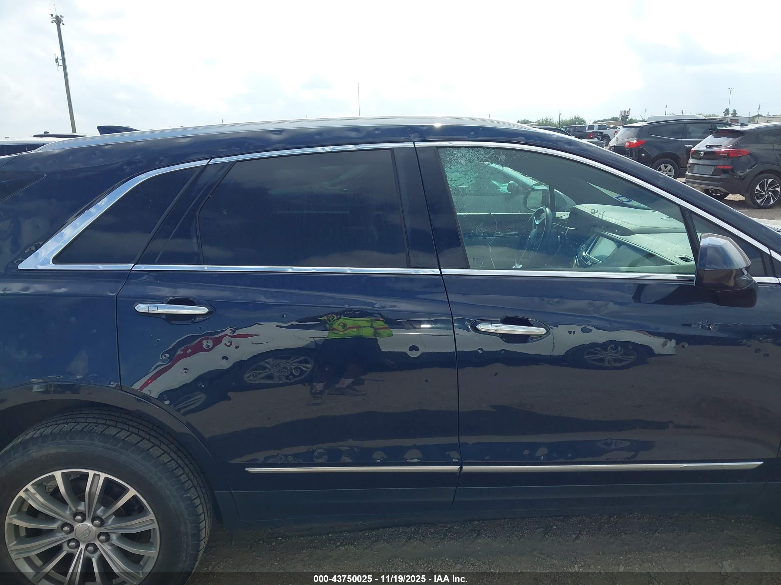 CADILLAC XT5 image 6