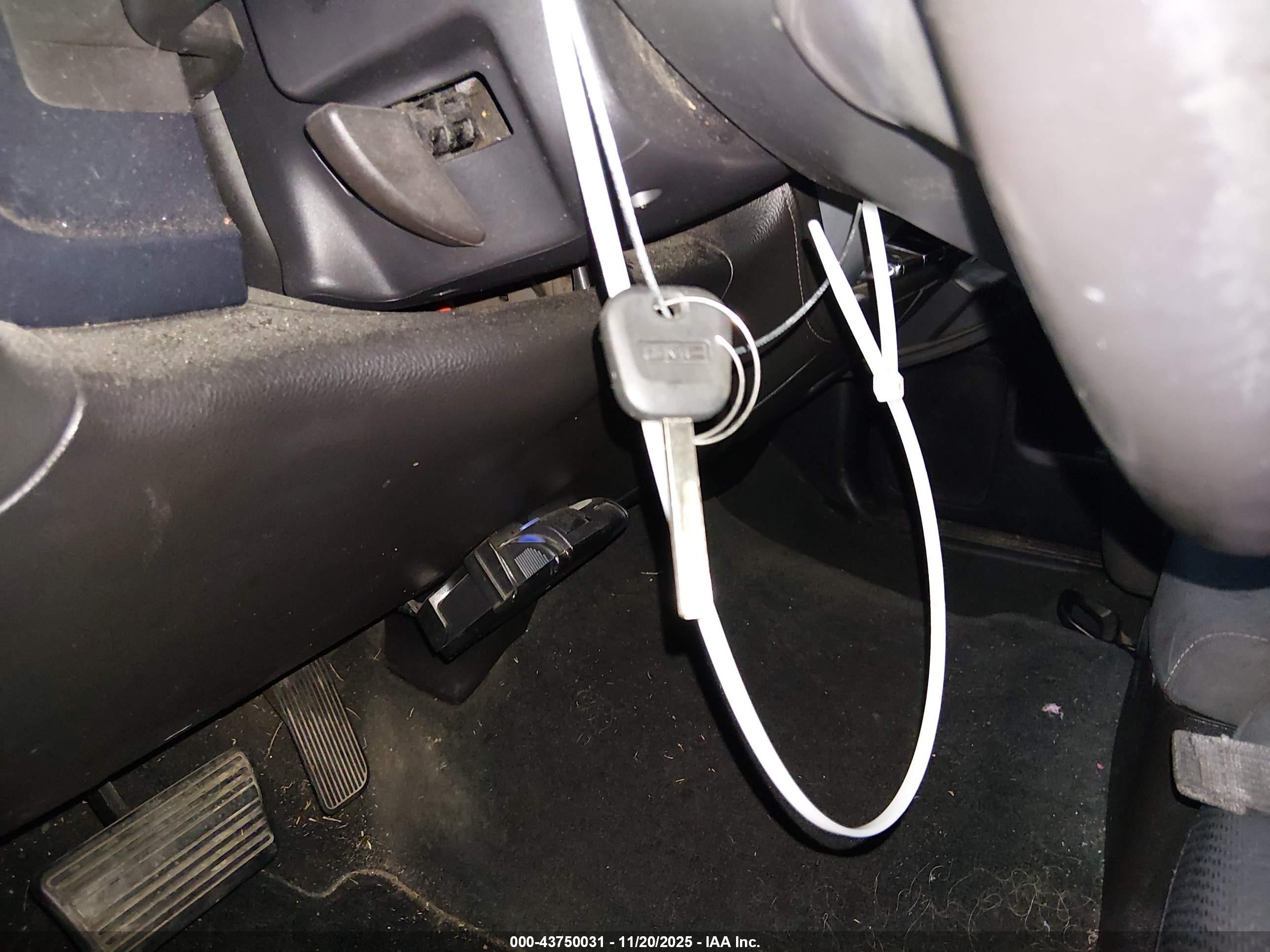 GMC SIERRA image 11