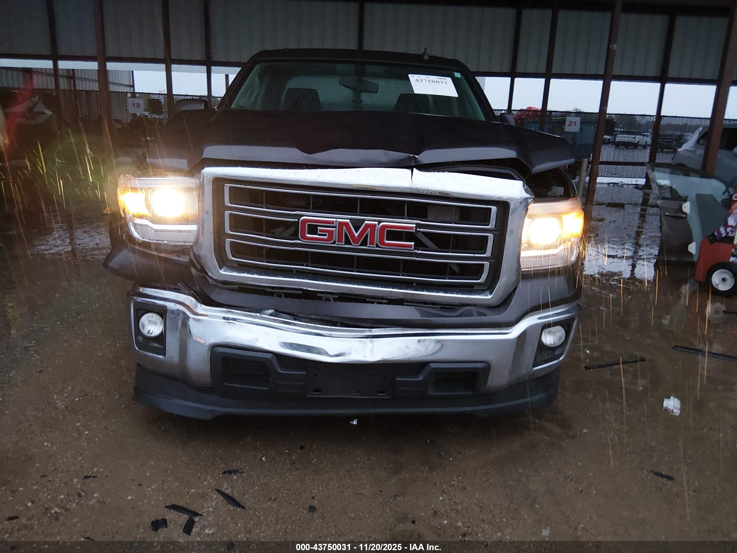 GMC SIERRA image 6
