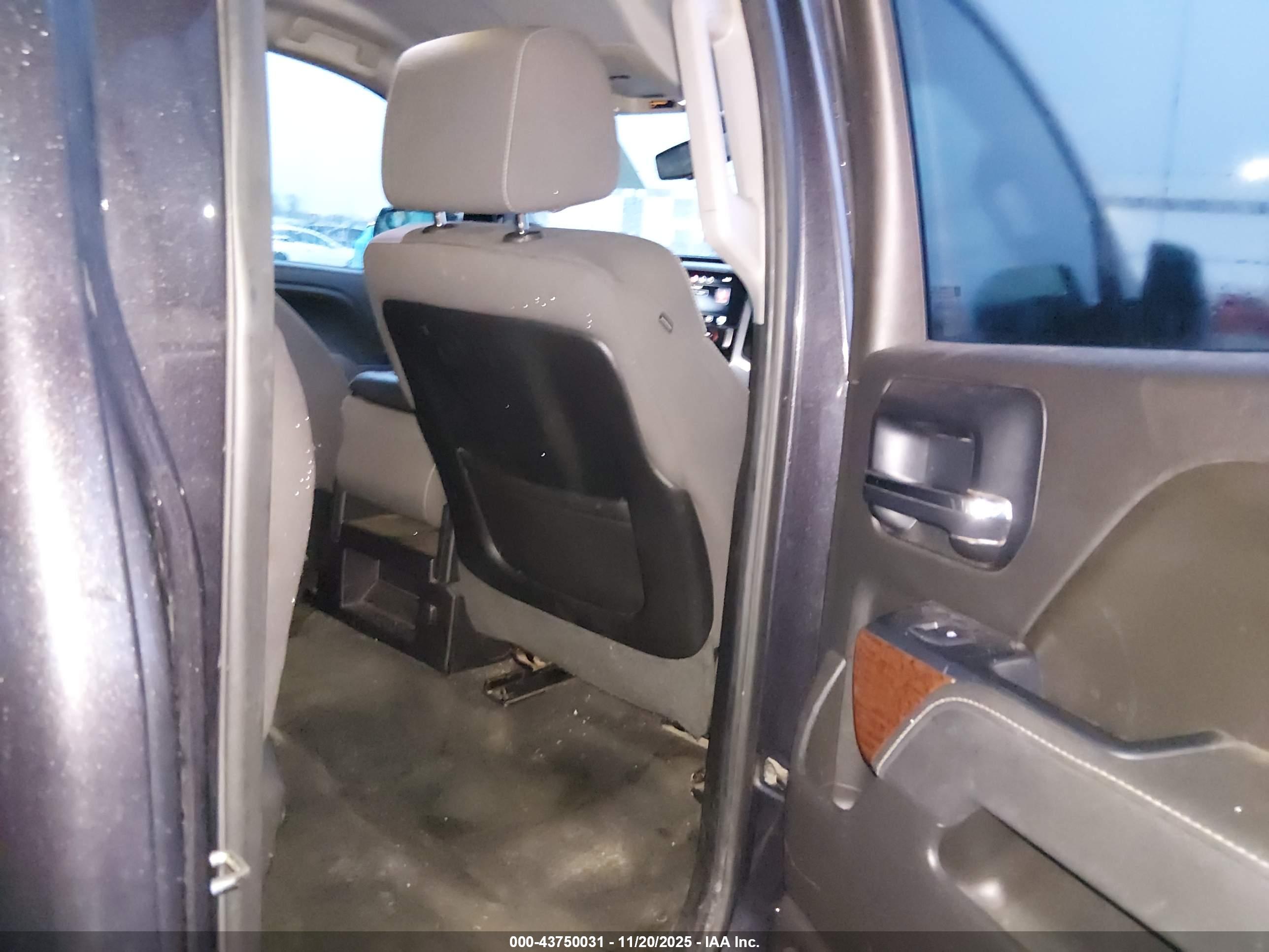 GMC SIERRA image 8