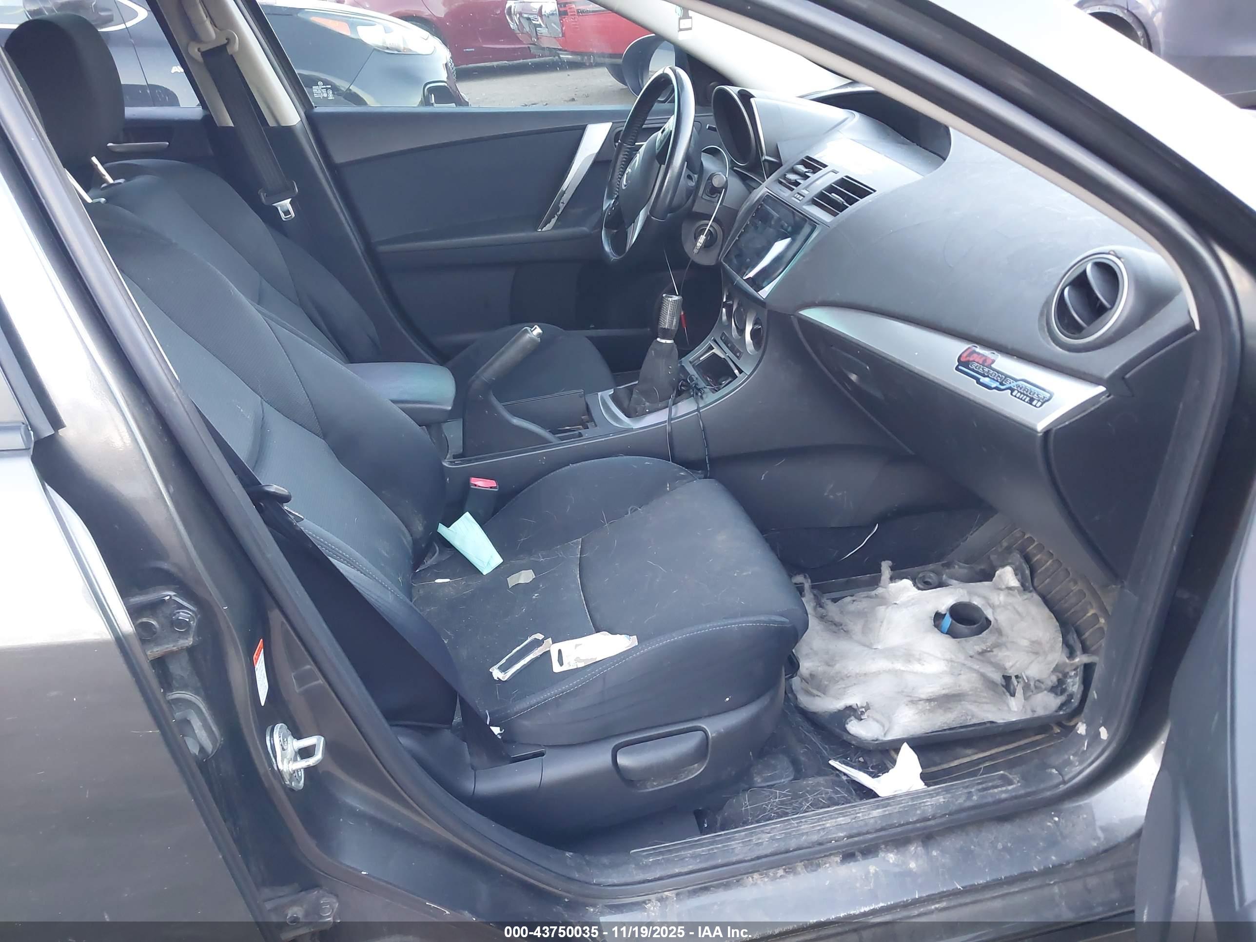 MAZDA MAZDA3 image 5
