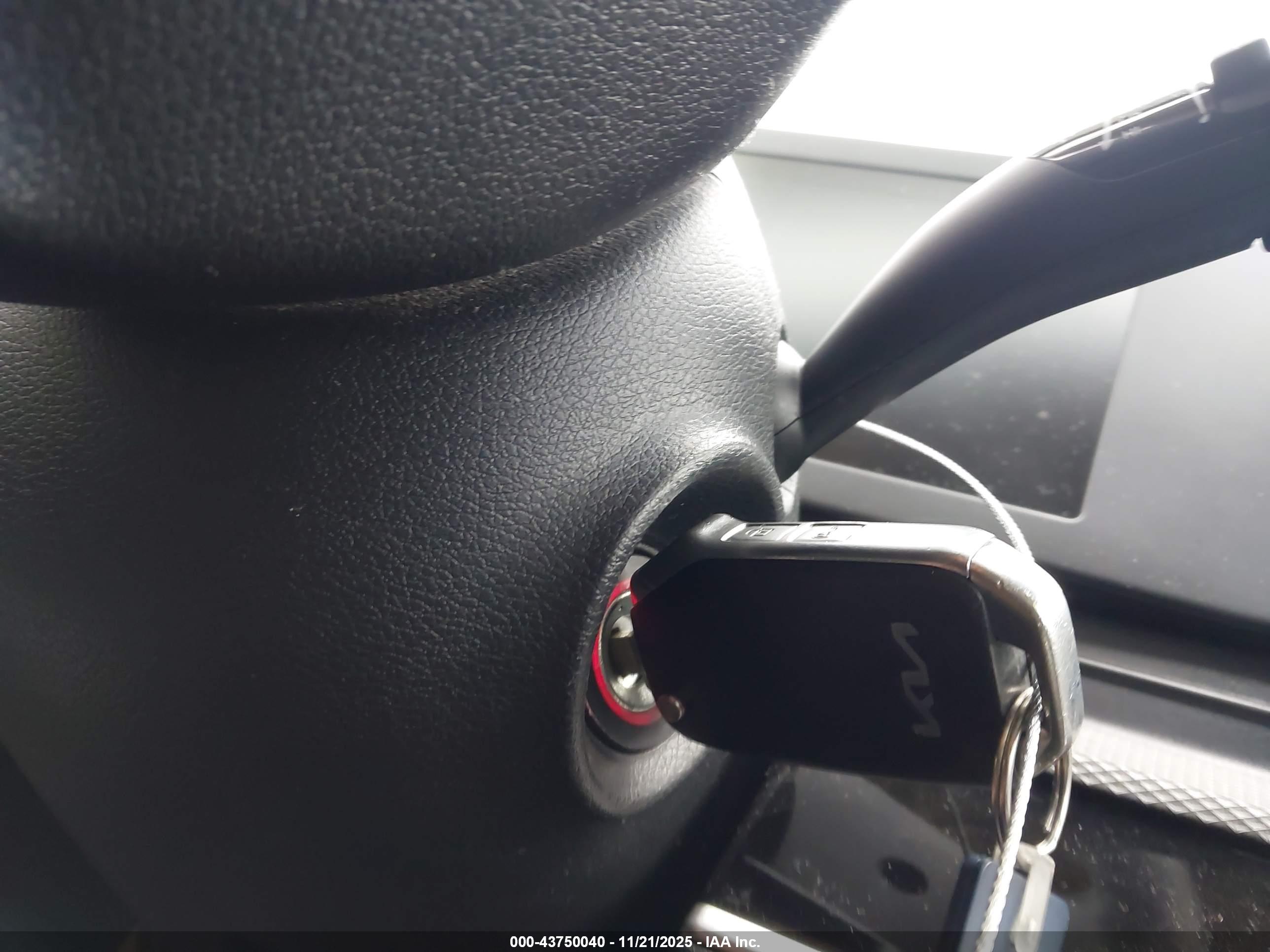 KIA SPORTAGE image 11