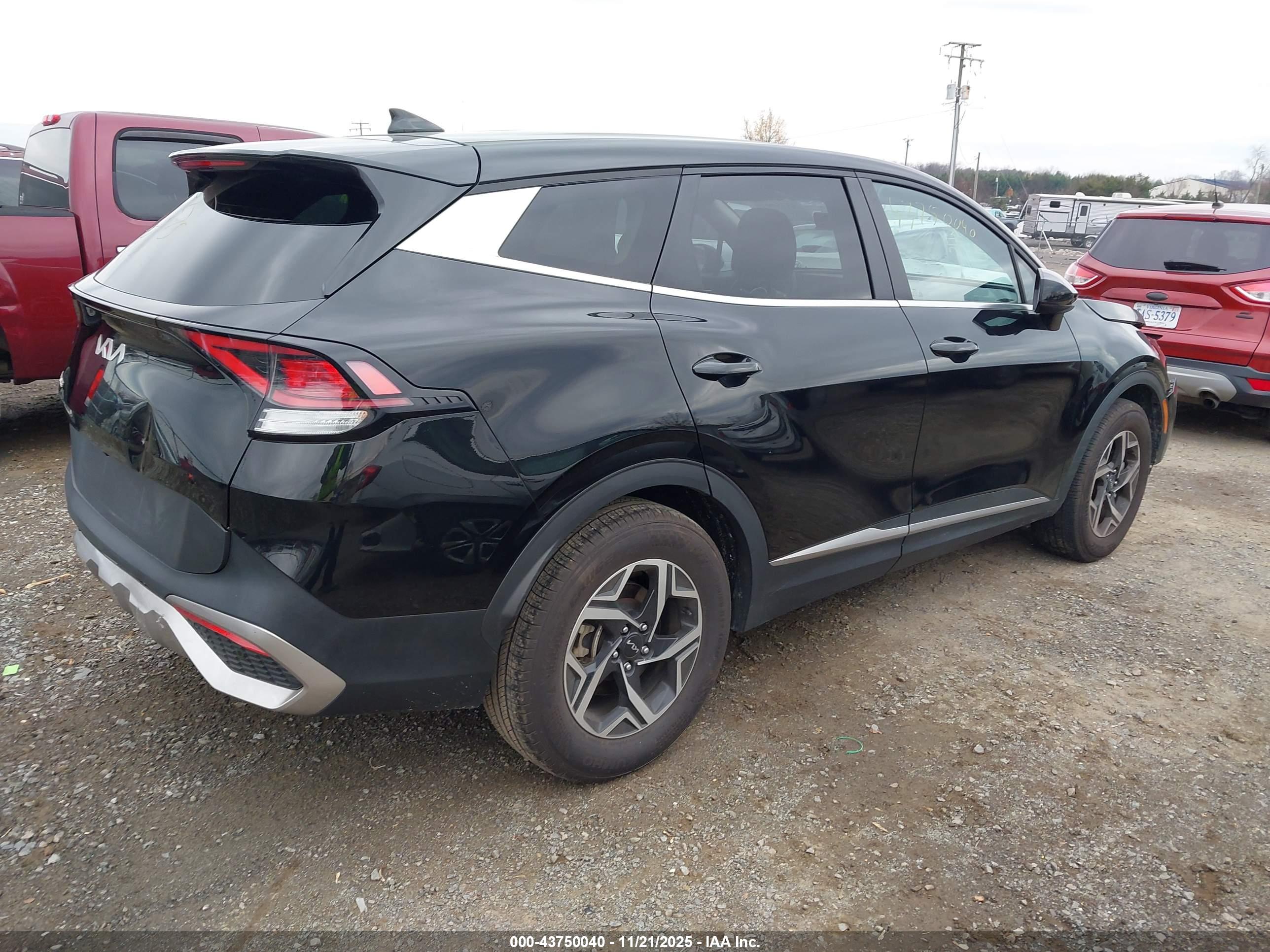 KIA SPORTAGE image 4