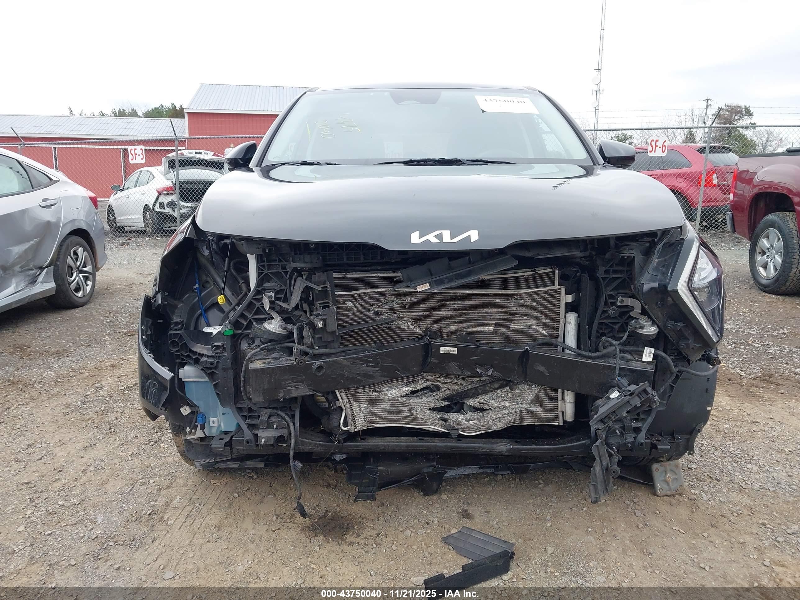 KIA SPORTAGE image 6