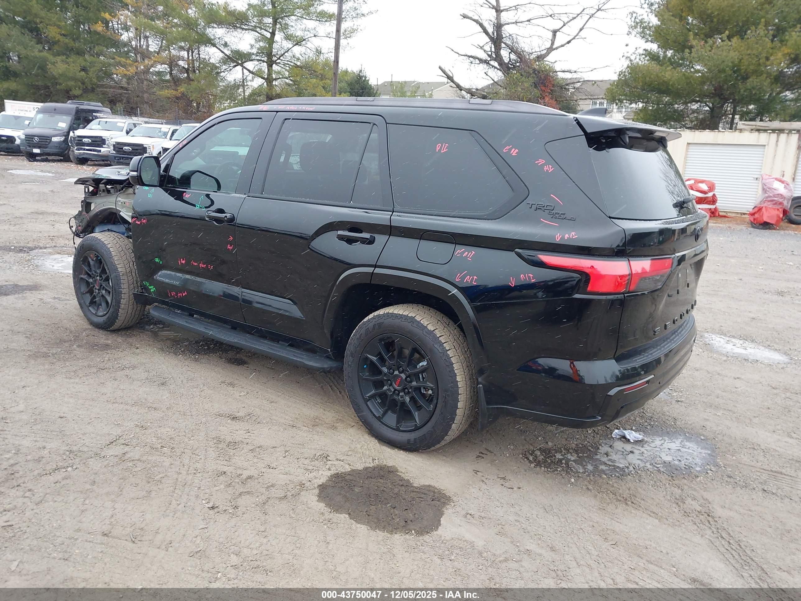 TOYOTA SEQUOIA image 3
