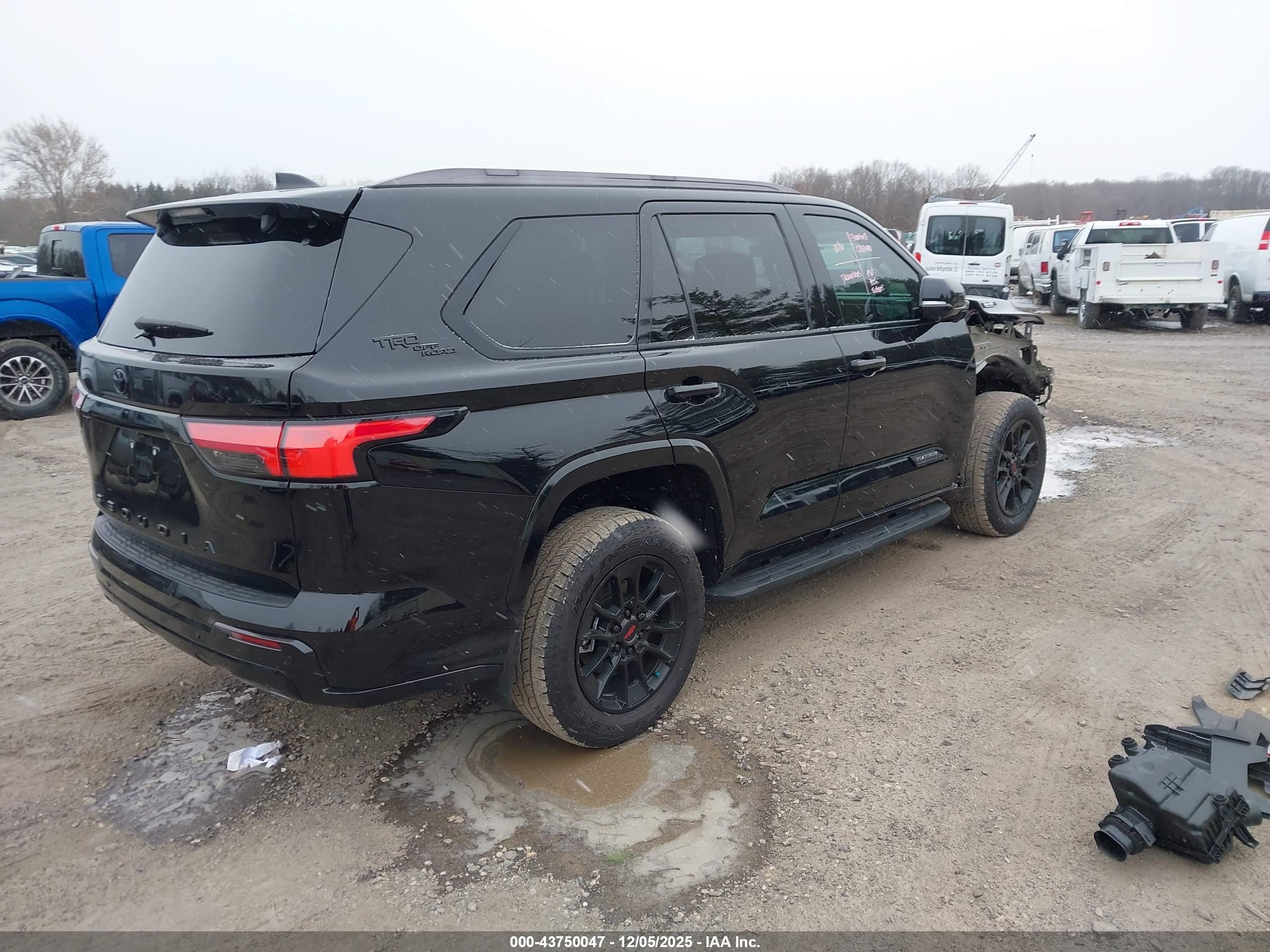 TOYOTA SEQUOIA image 4