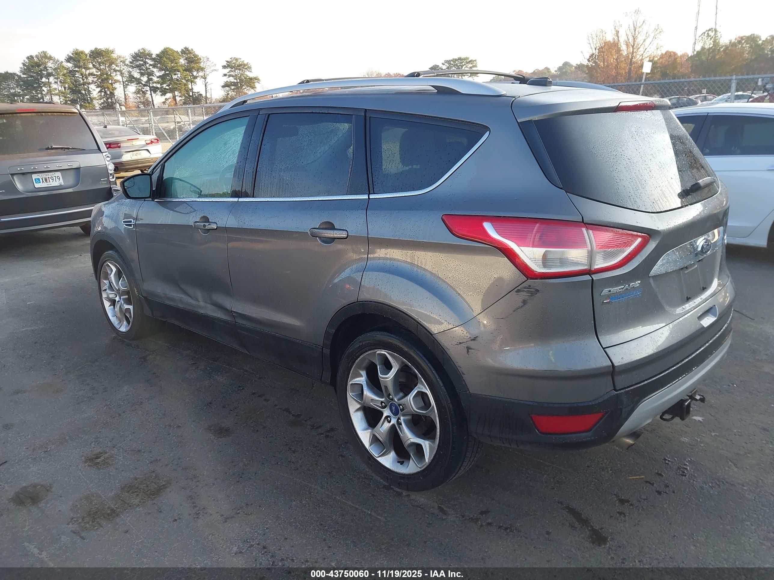 FORD ESCAPE image 3