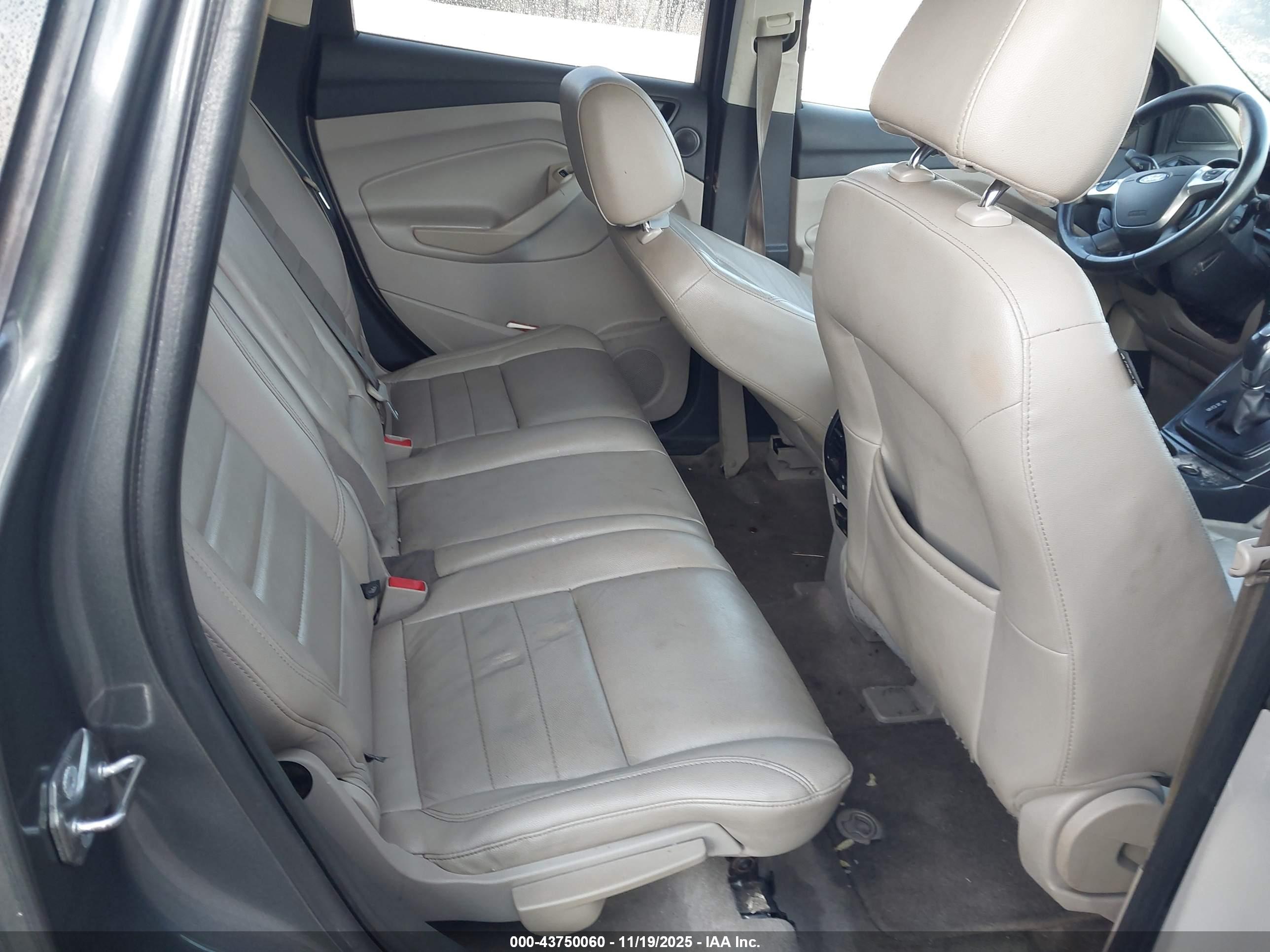 FORD ESCAPE image 8