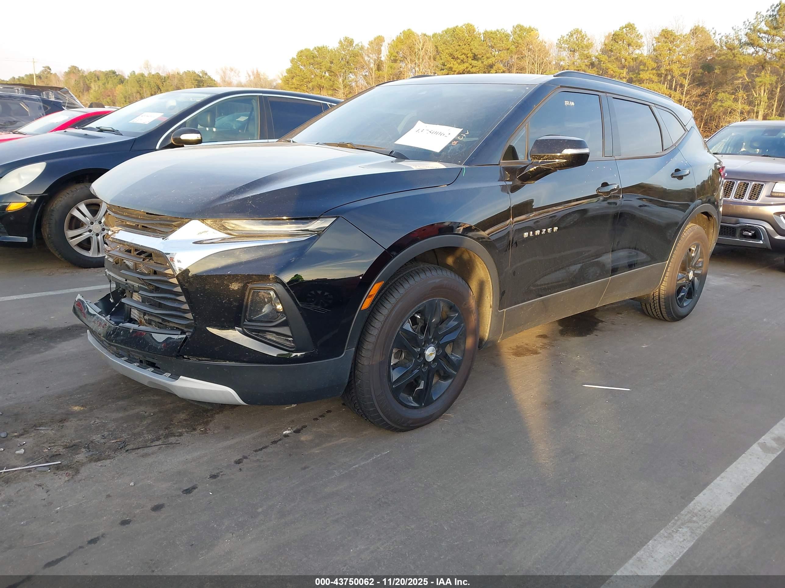 CHEVROLET BLAZER image 2