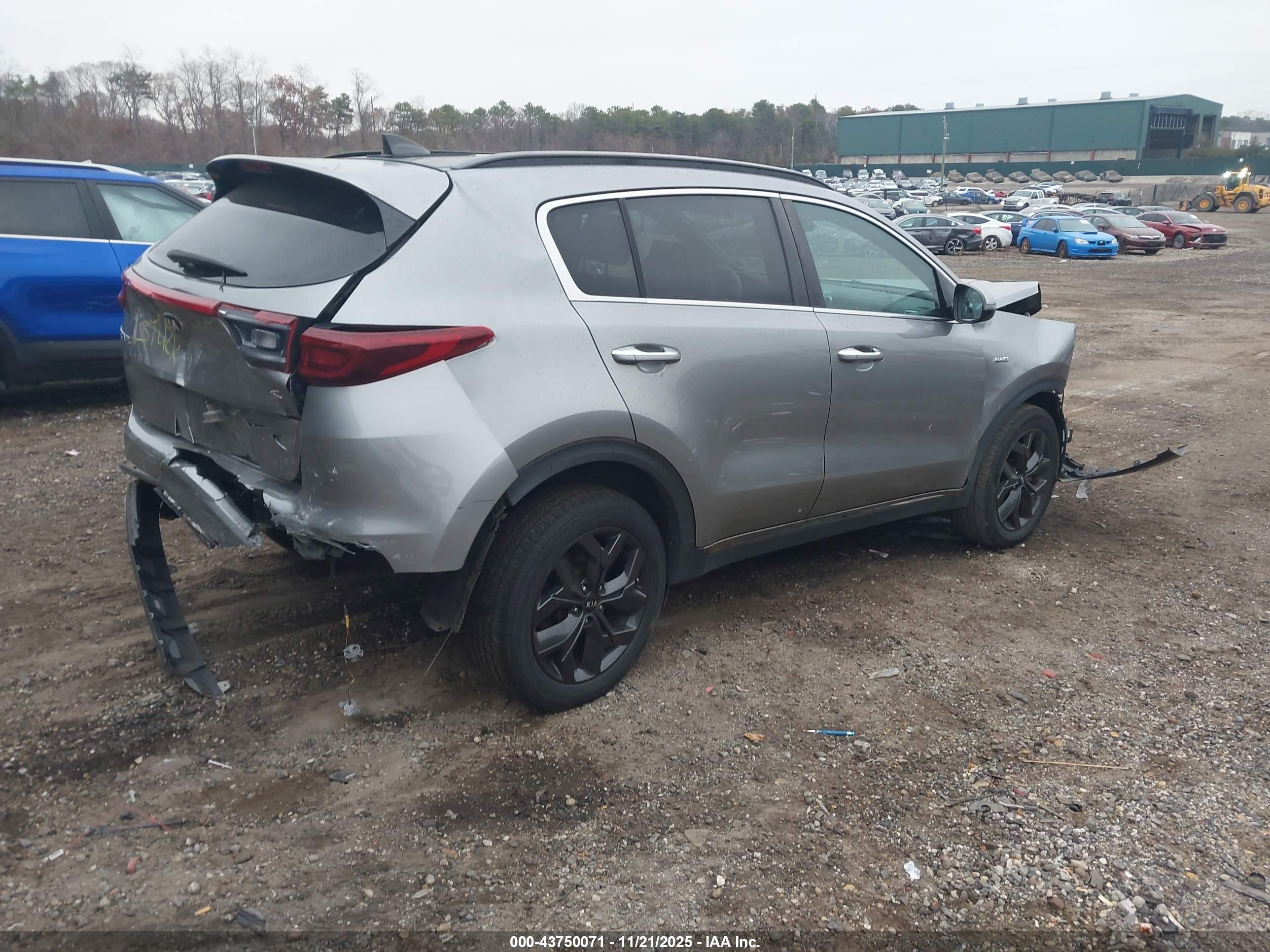 KIA SPORTAGE image 4