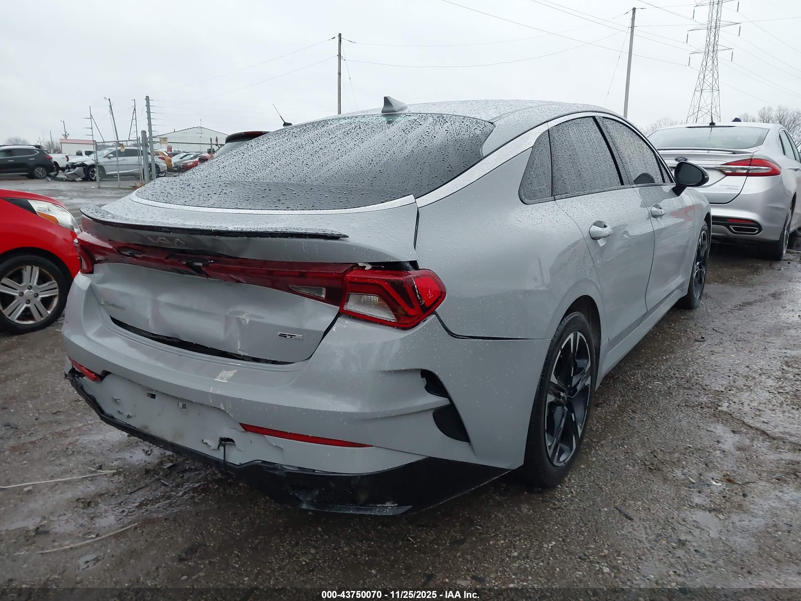 KIA K5 image 4