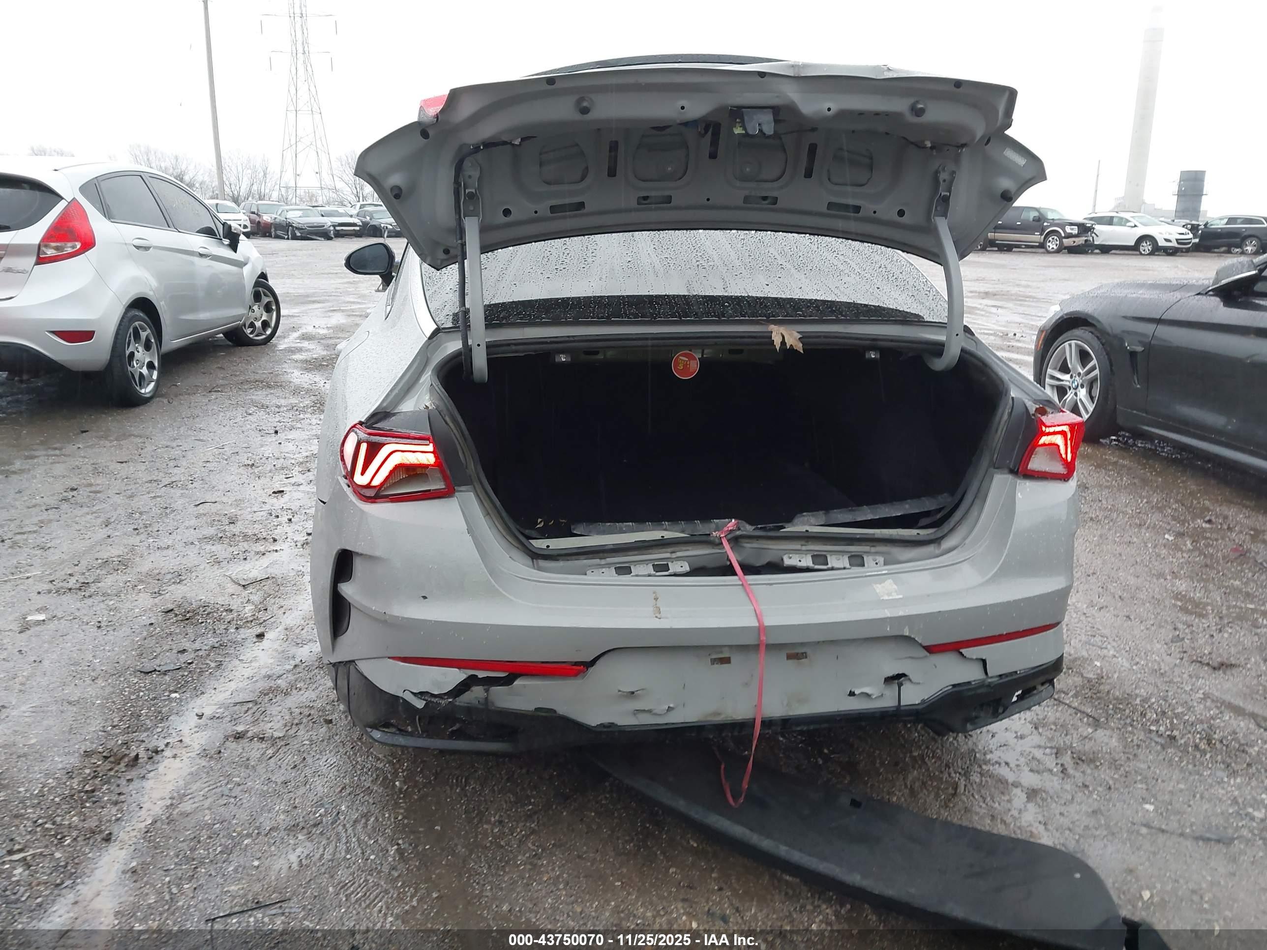 KIA K5 image 6