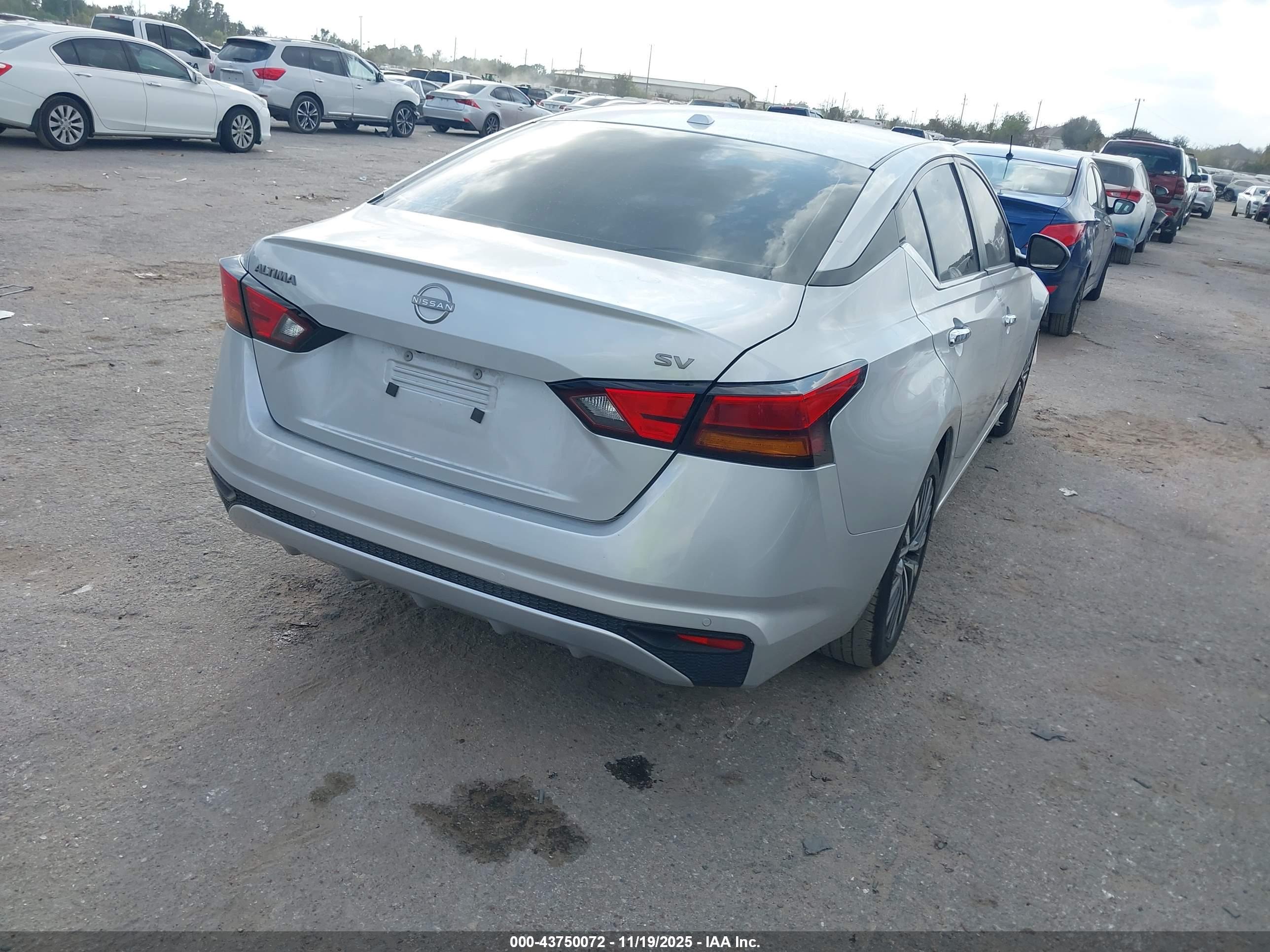 NISSAN ALTIMA image 4