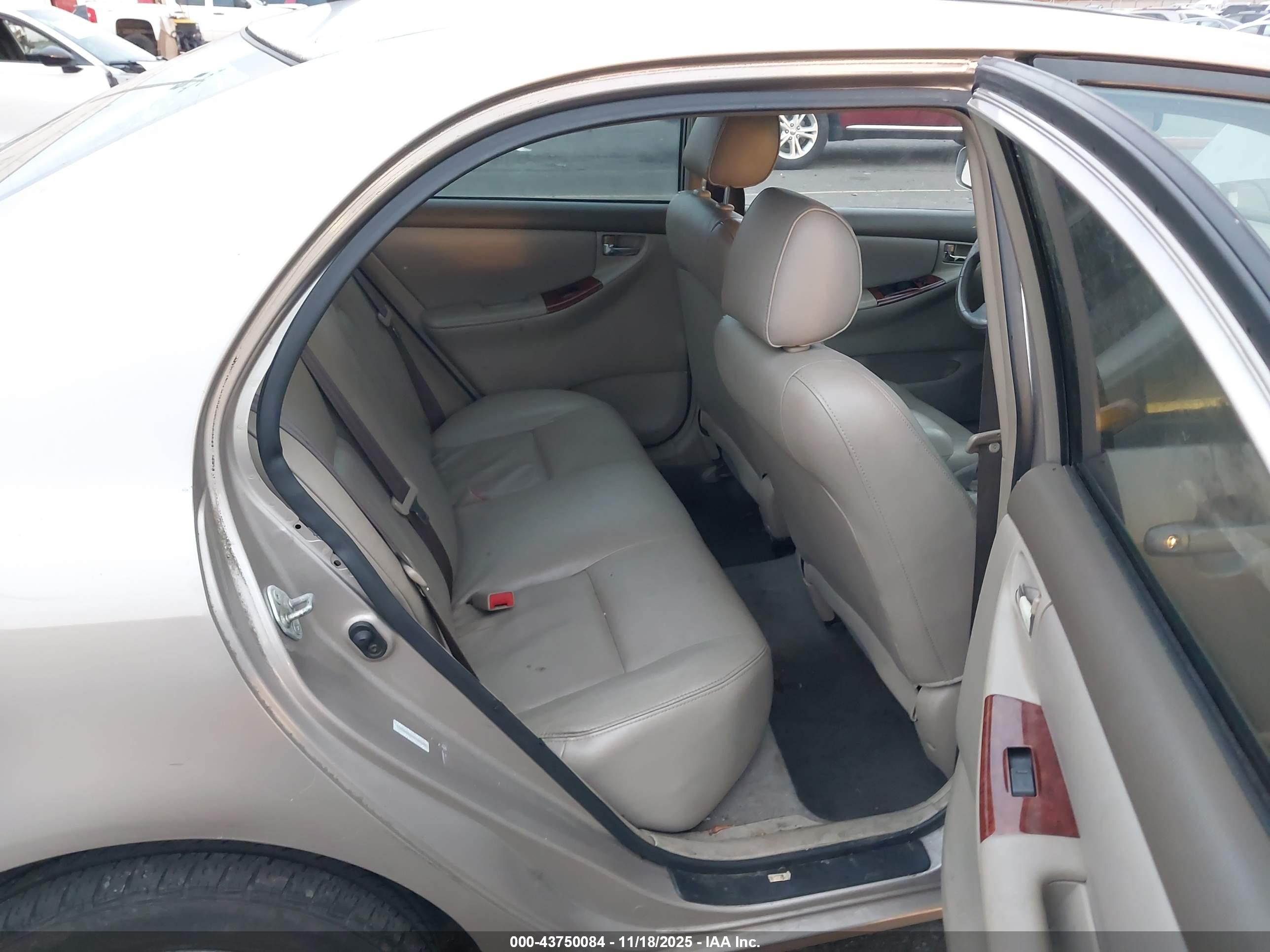 TOYOTA COROLLA image 8