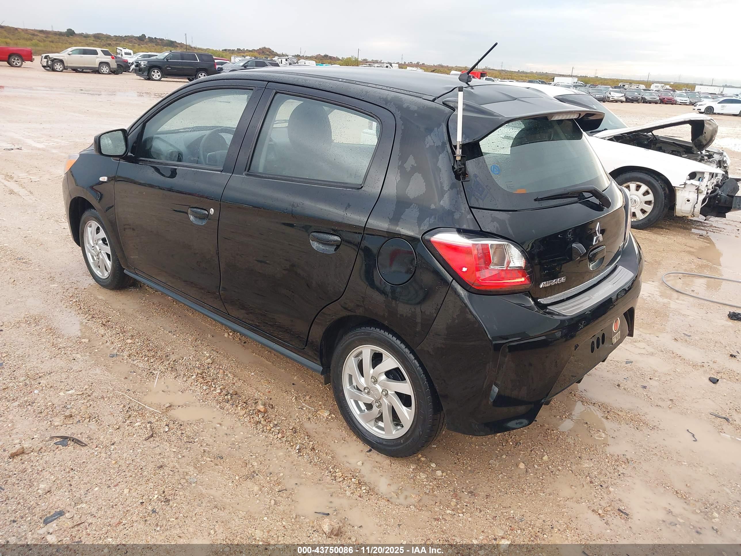 MITSUBISHI MIRAGE image 3