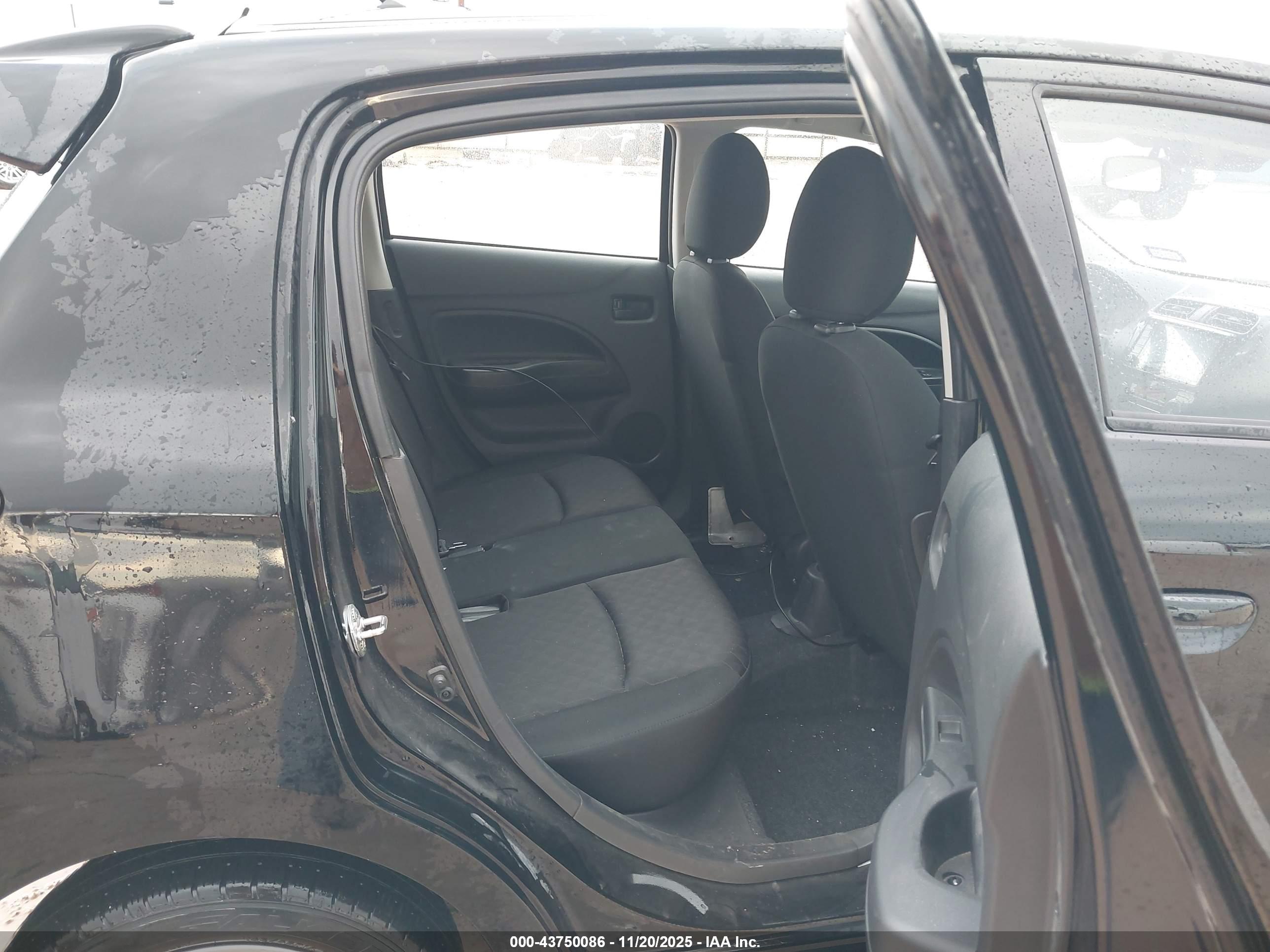 MITSUBISHI MIRAGE image 8