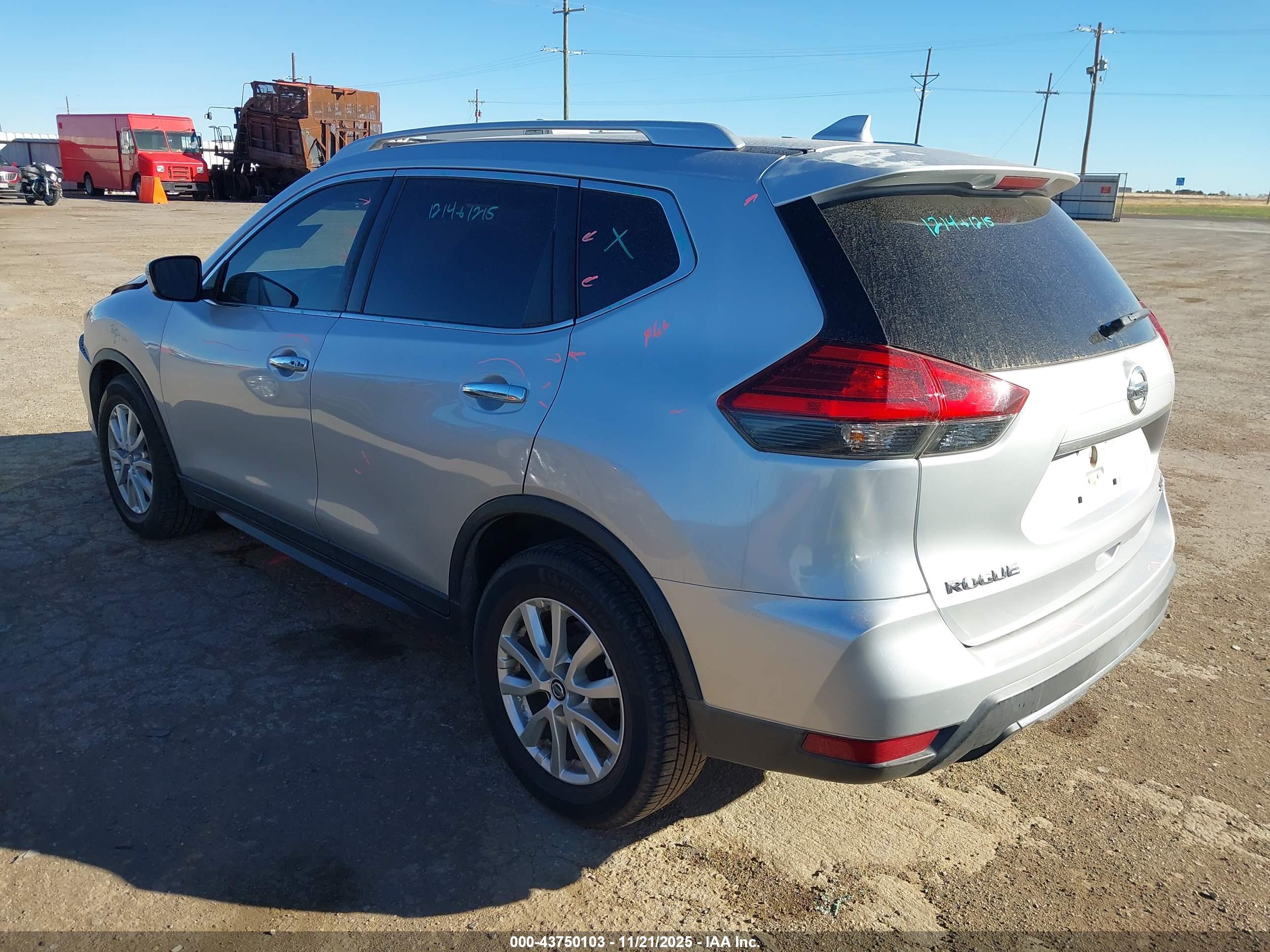 NISSAN ROGUE image 3