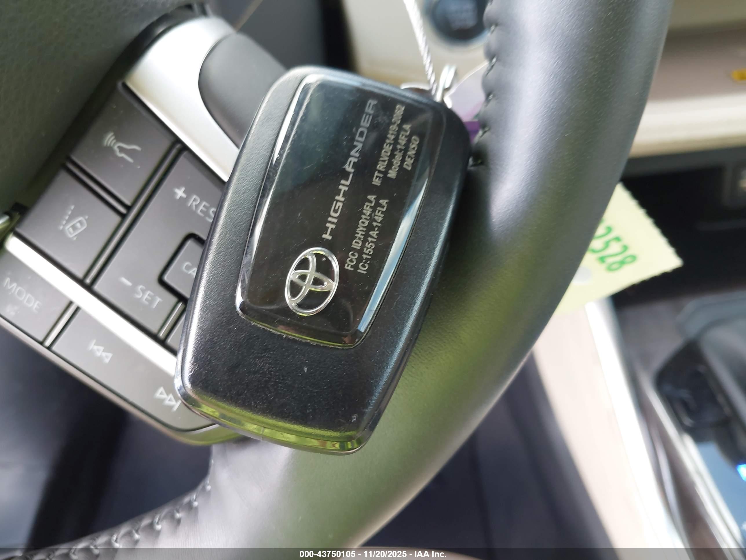 TOYOTA HIGHLANDER image 11