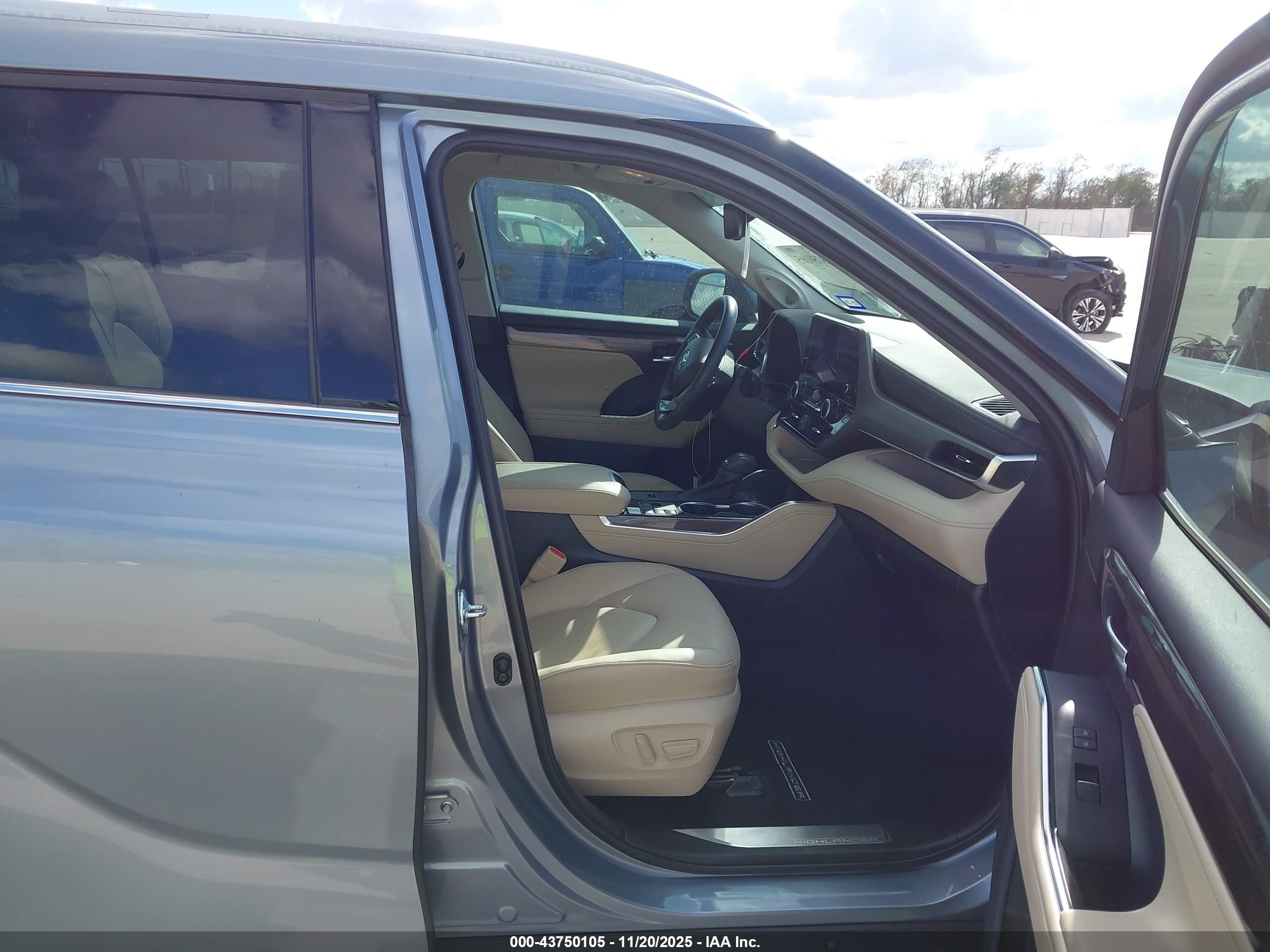 TOYOTA HIGHLANDER image 5