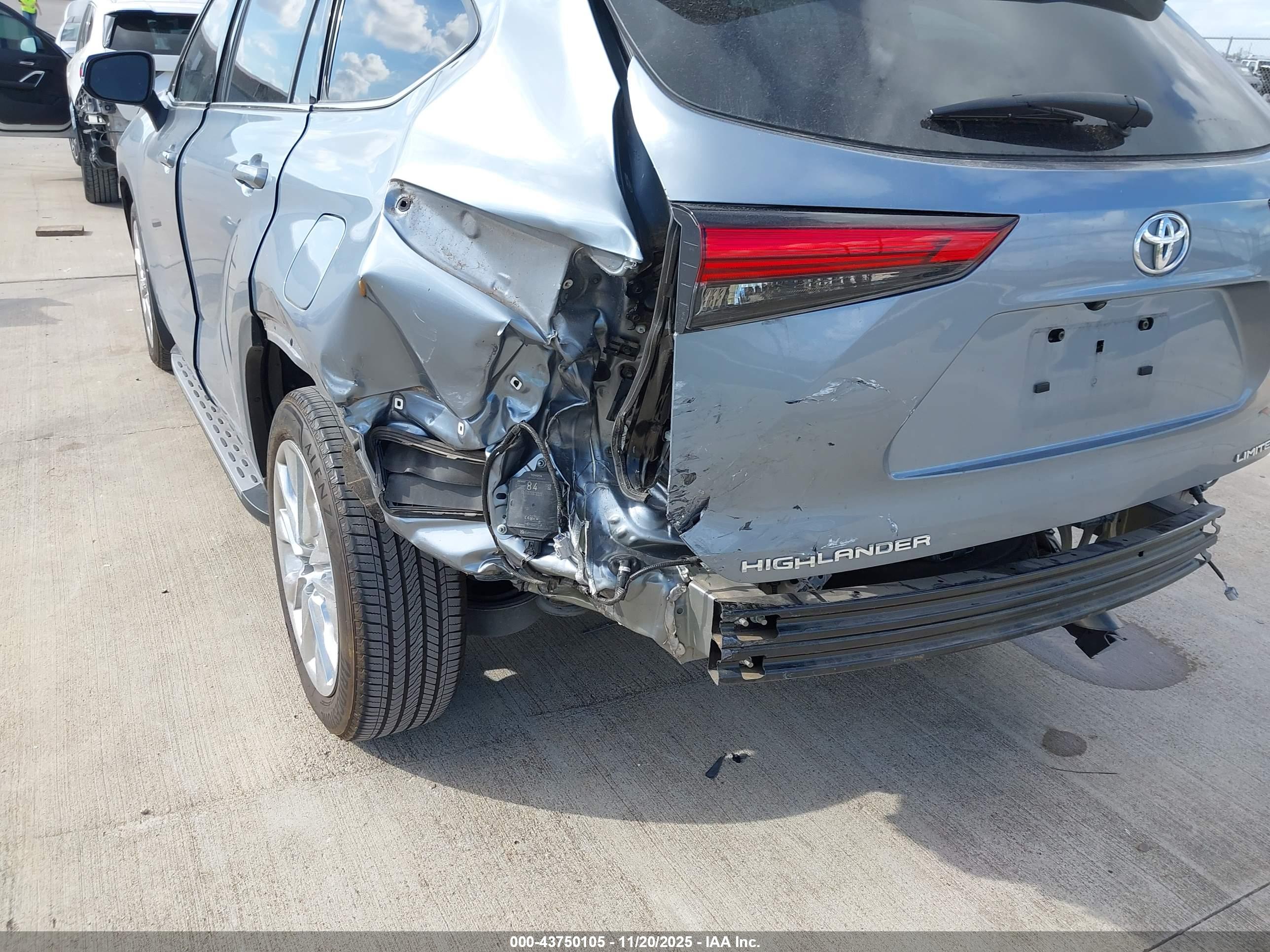 TOYOTA HIGHLANDER image 6
