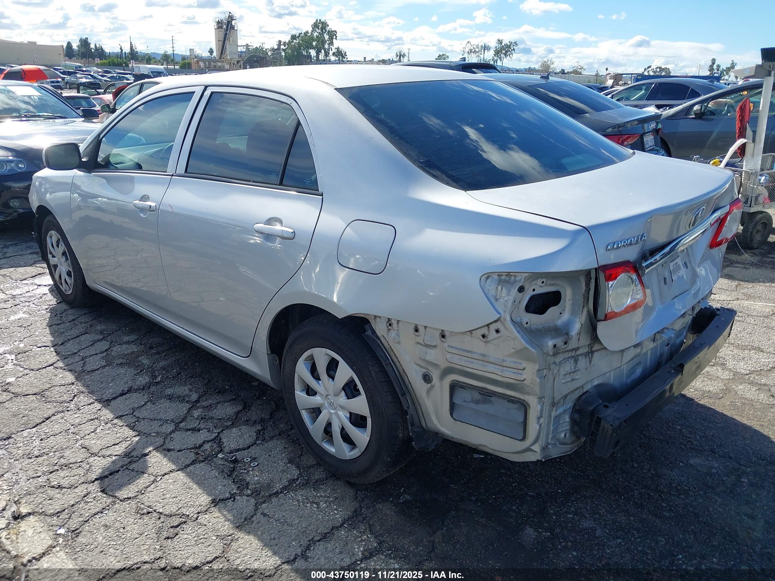 TOYOTA COROLLA image 3