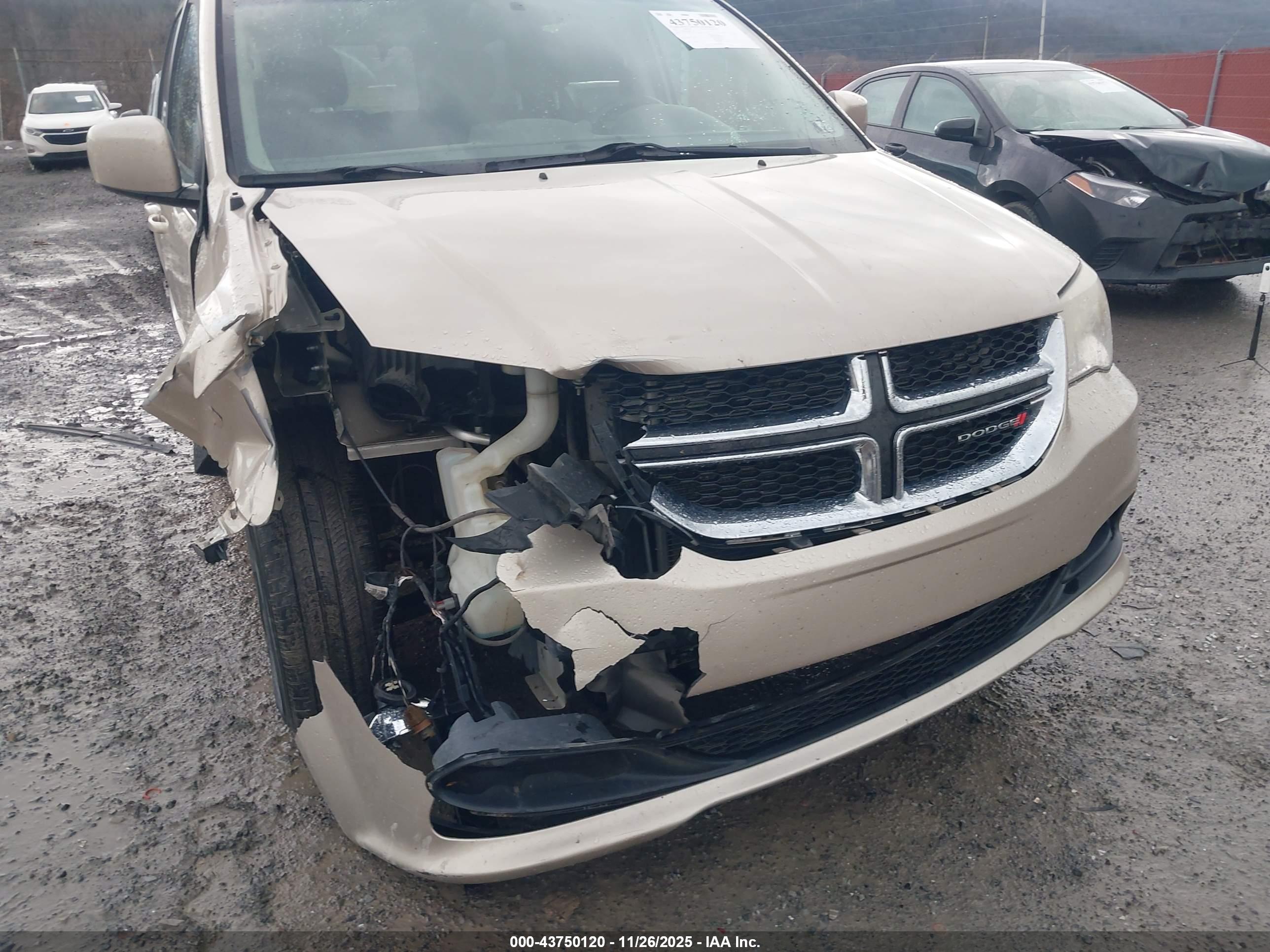 DODGE GRAND image 6