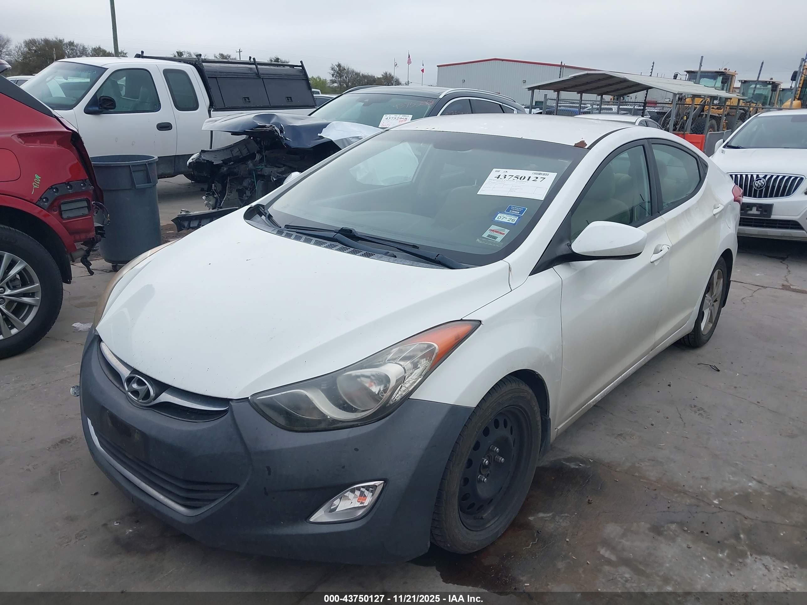 HYUNDAI ELANTRA image 2
