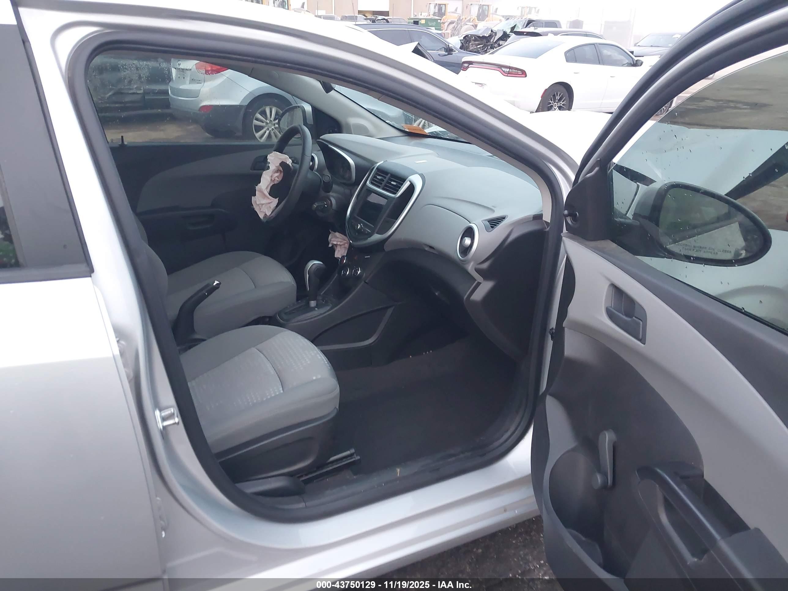 CHEVROLET SONIC image 5