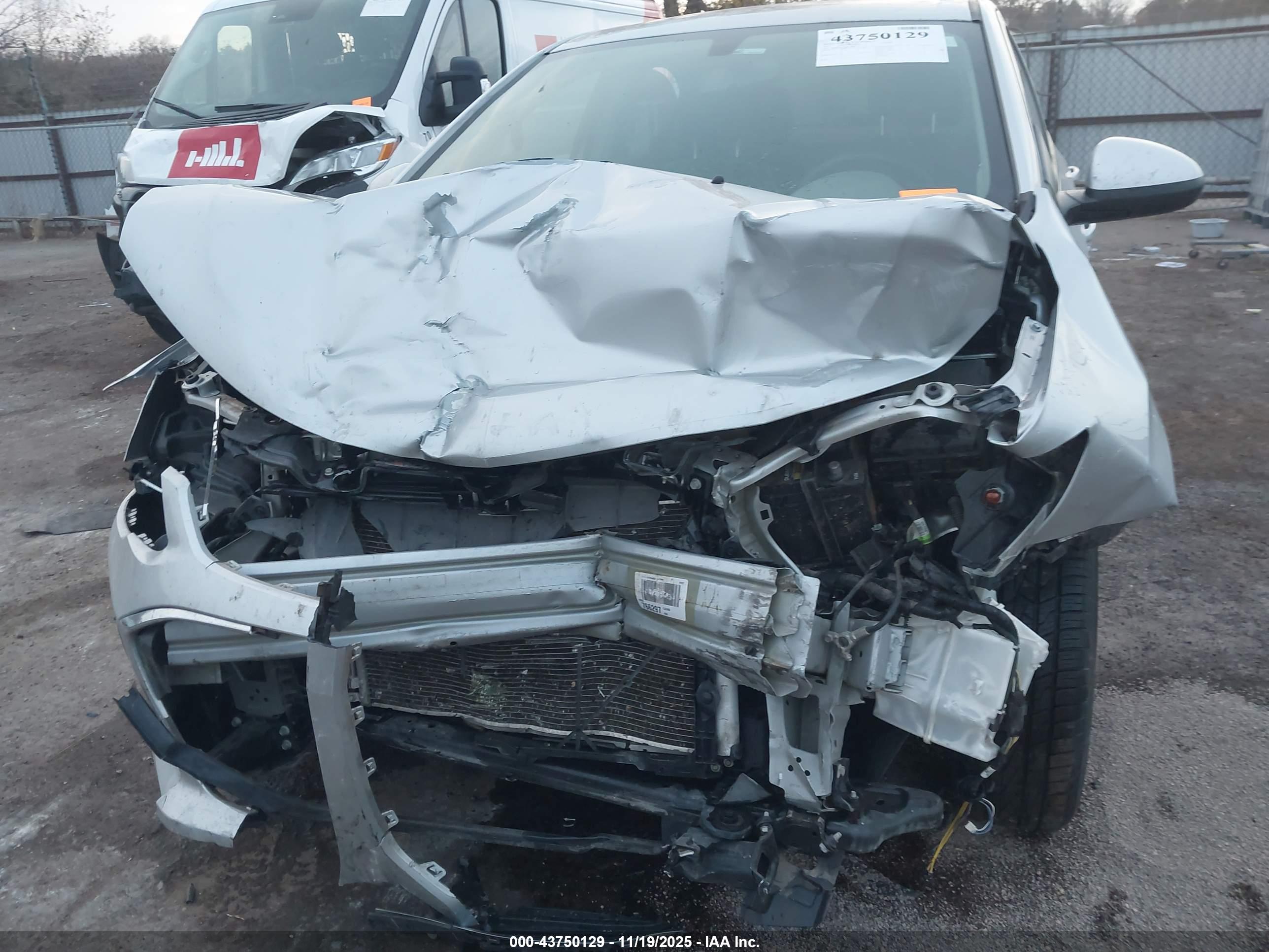 CHEVROLET SONIC image 6