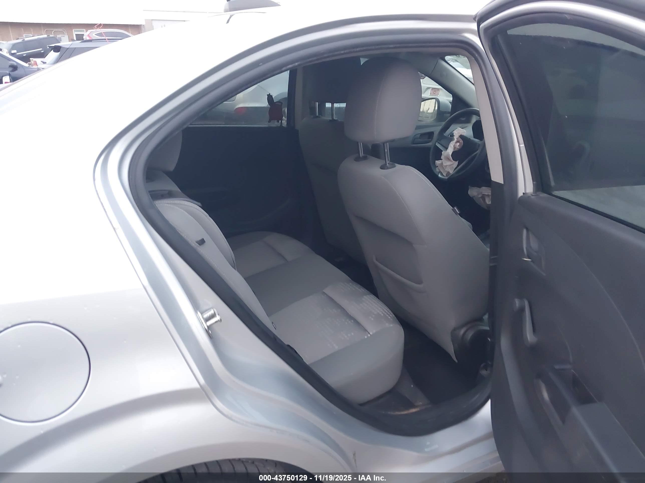 CHEVROLET SONIC image 8