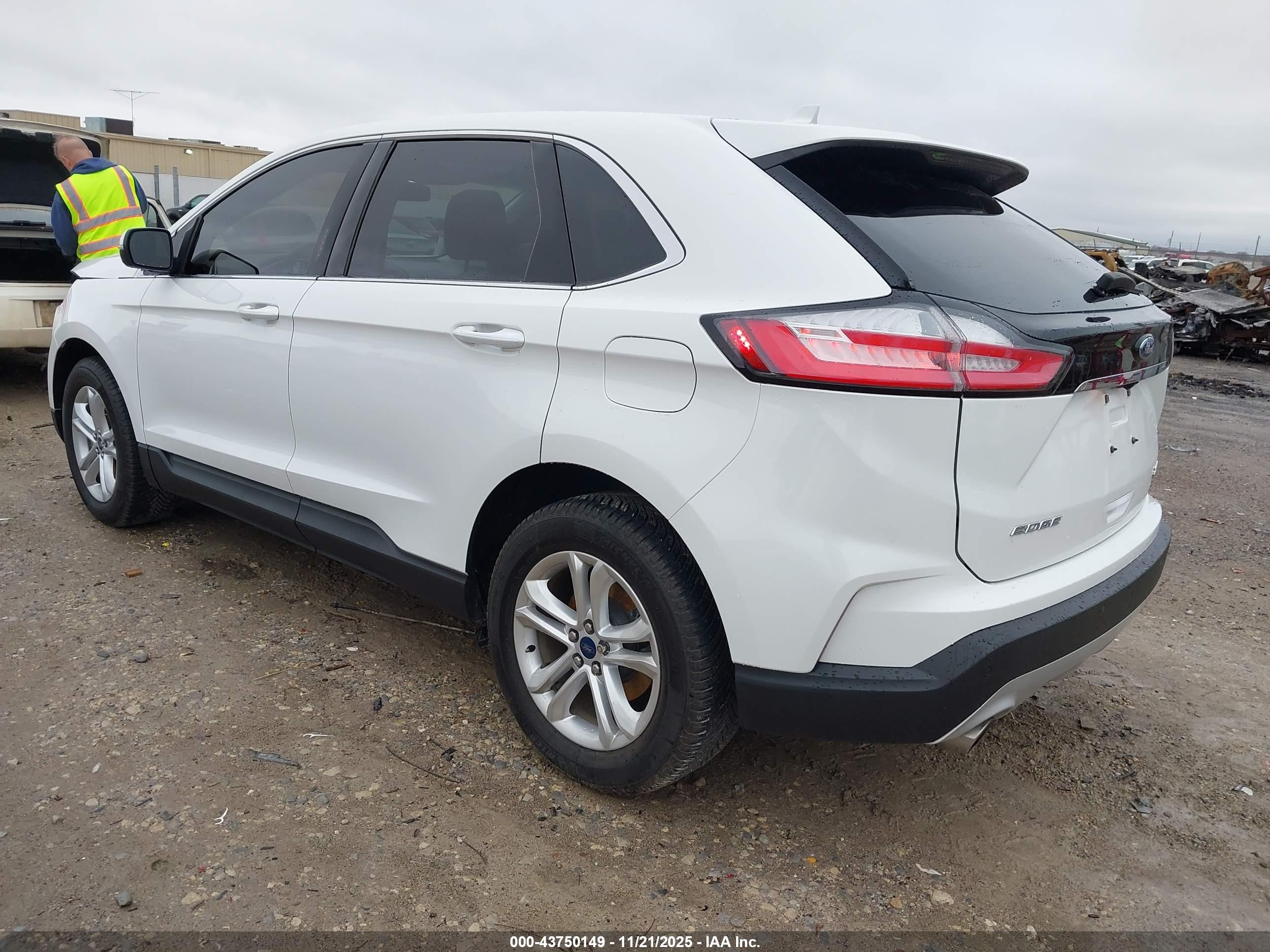 FORD EDGE image 3