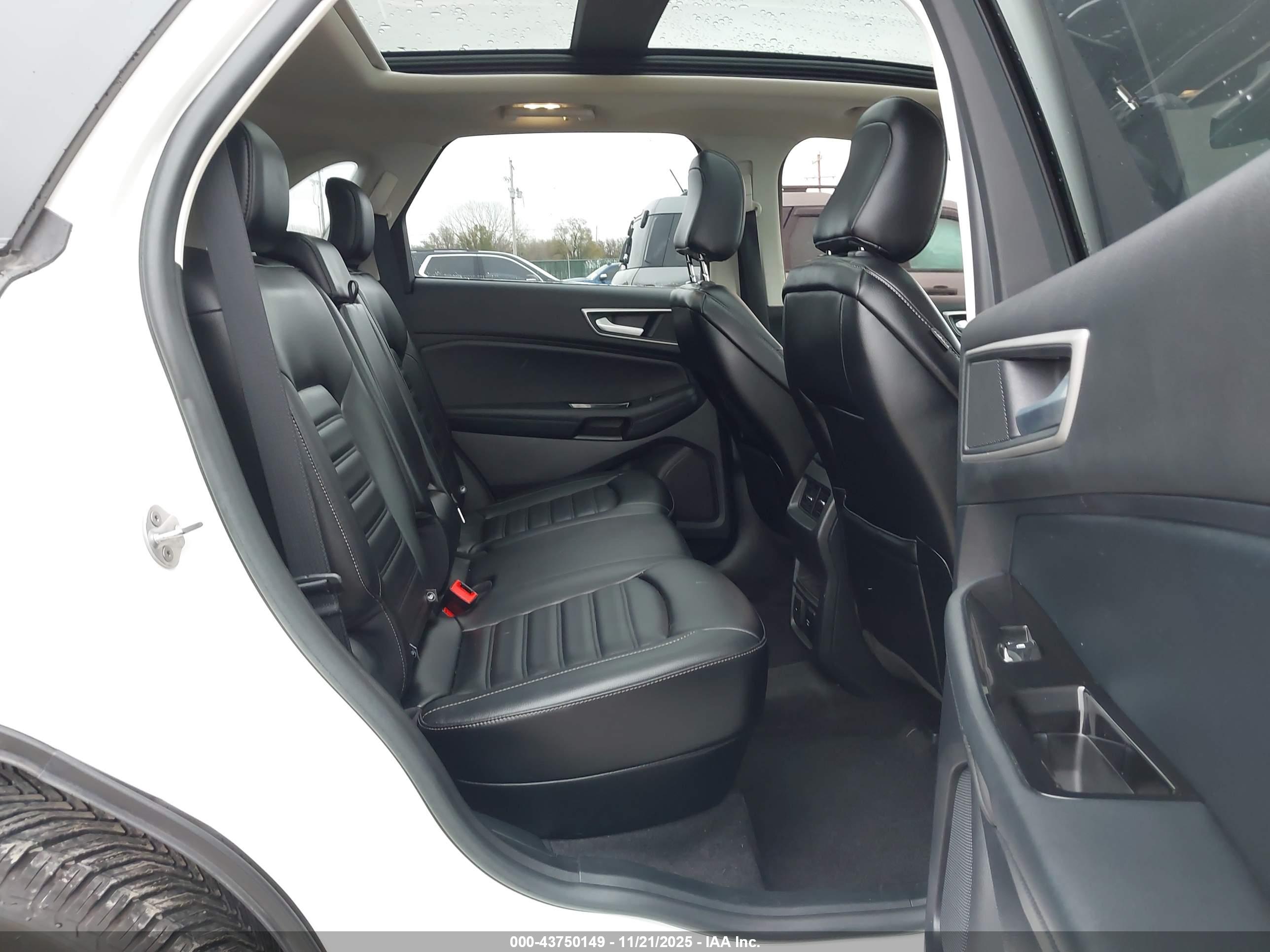 FORD EDGE image 8