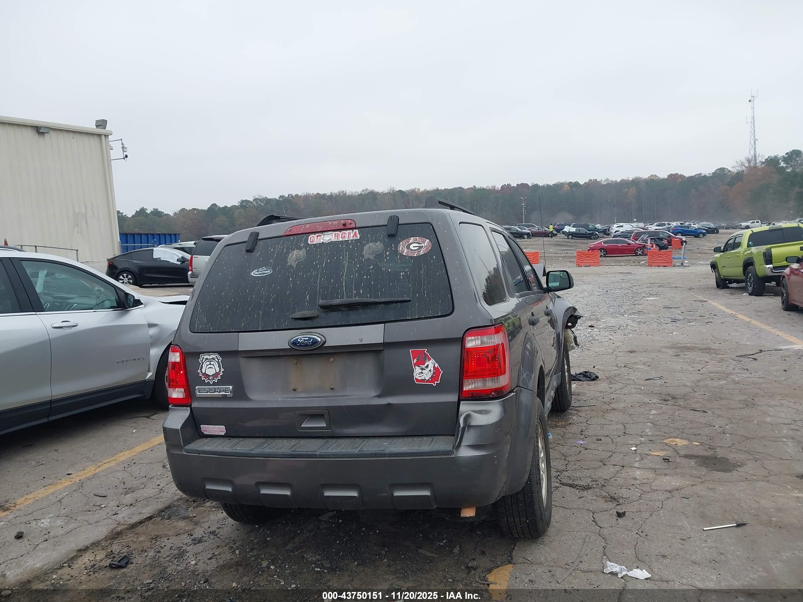 FORD ESCAPE image 4