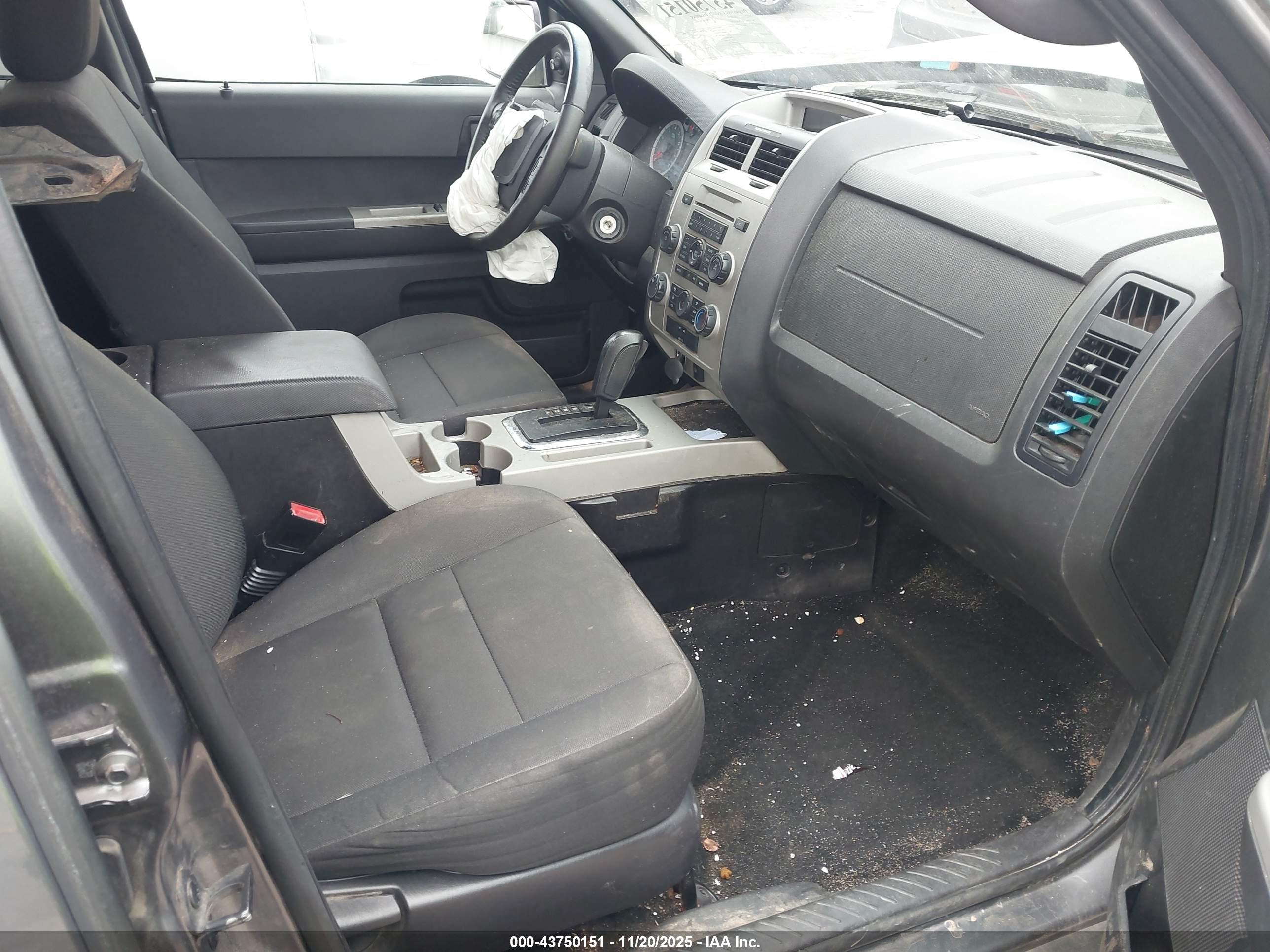 FORD ESCAPE image 5