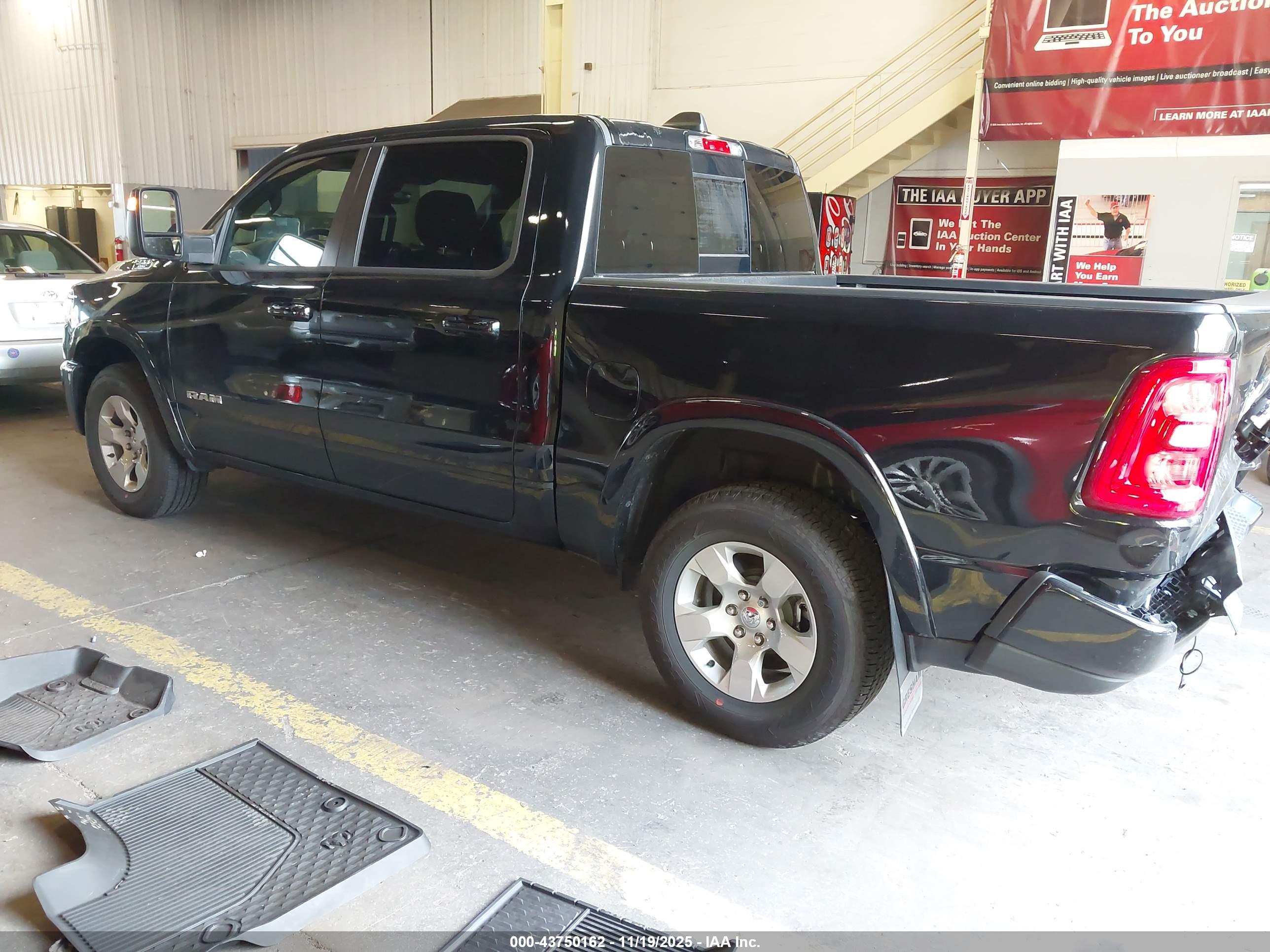 RAM 1500 image 3