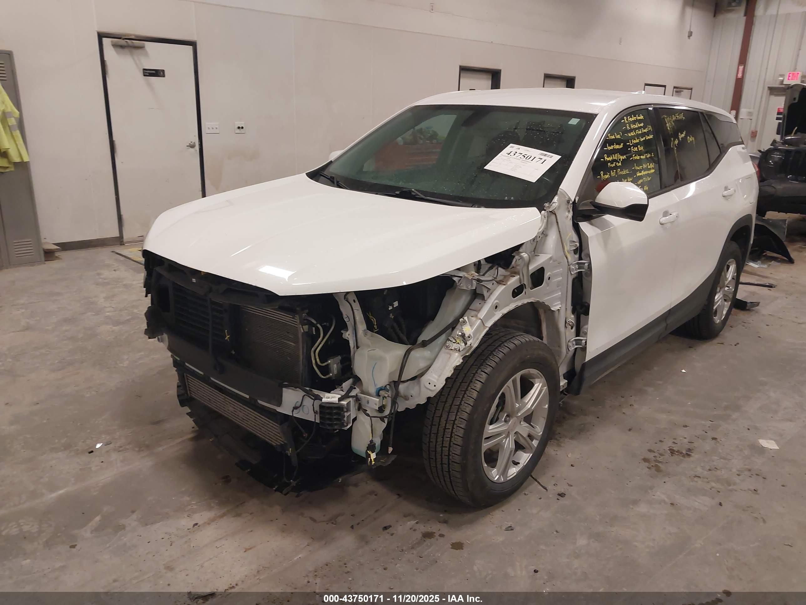 GMC TERRAIN image 2