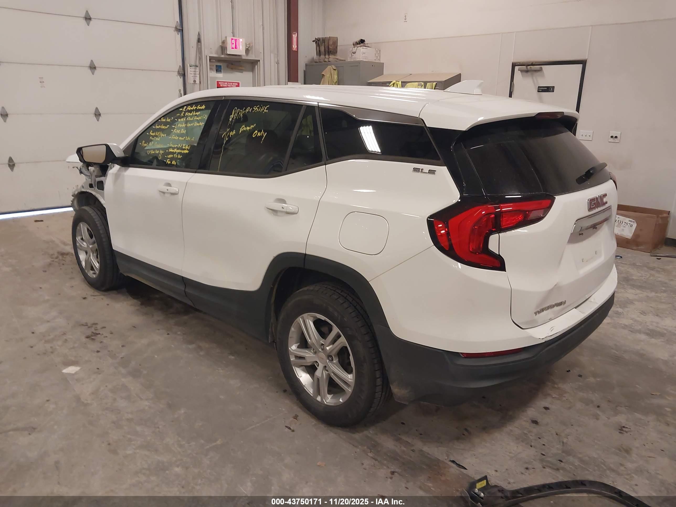 GMC TERRAIN image 3